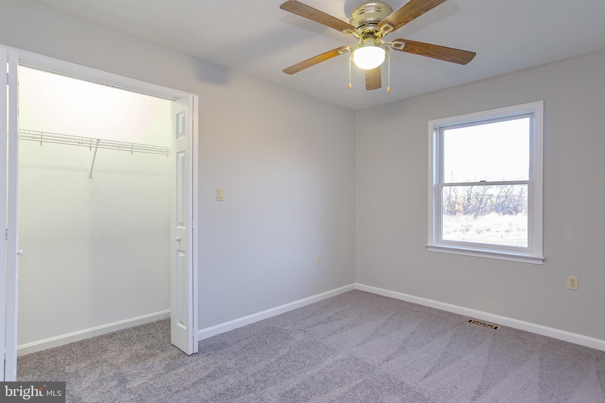 WHITE HALL - Residential