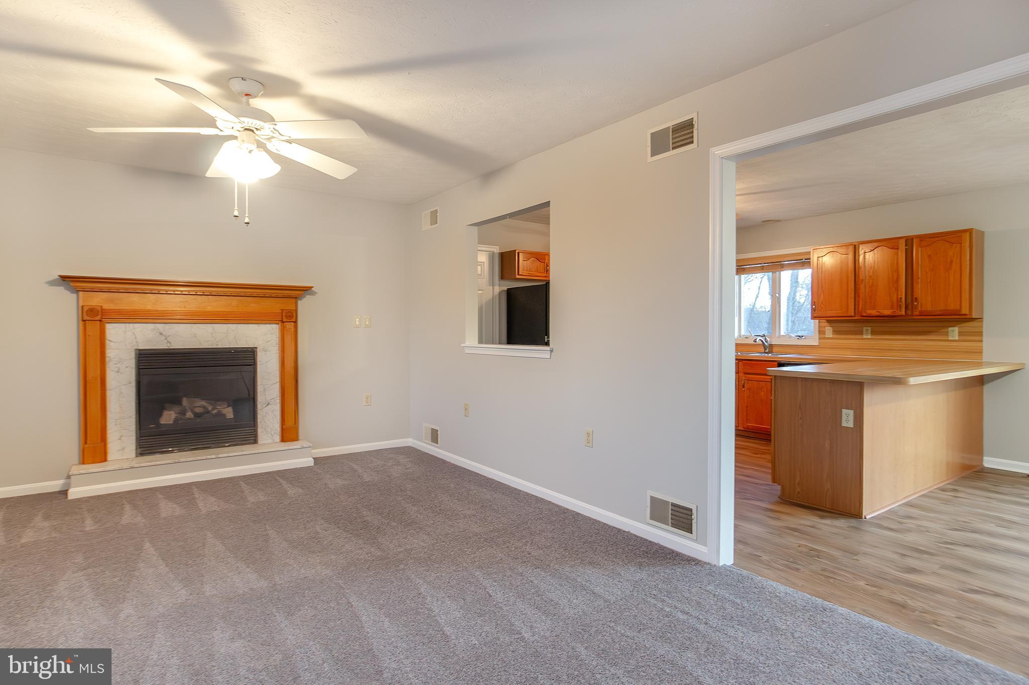 WHITE HALL - Residential