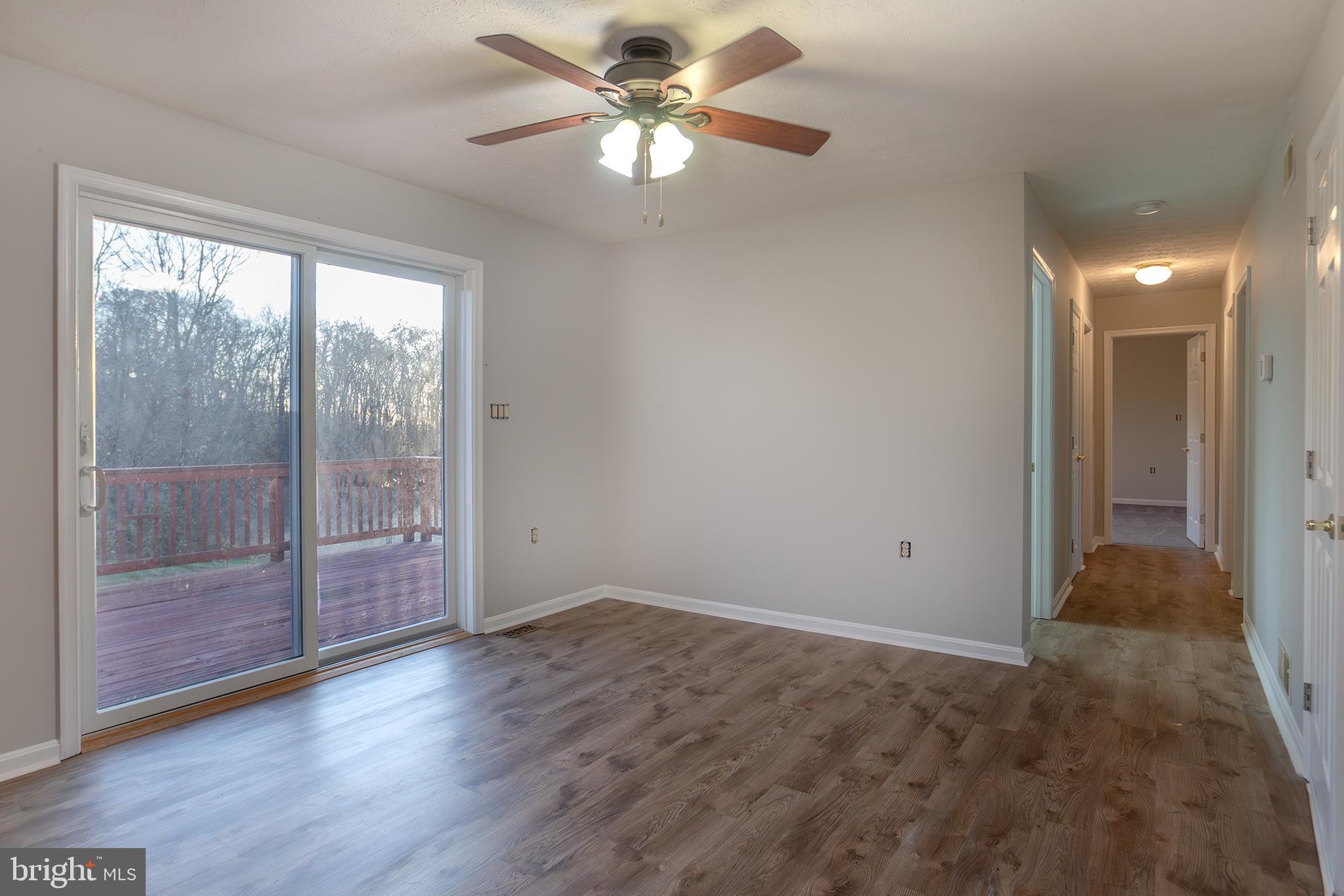 WHITE HALL - Residential