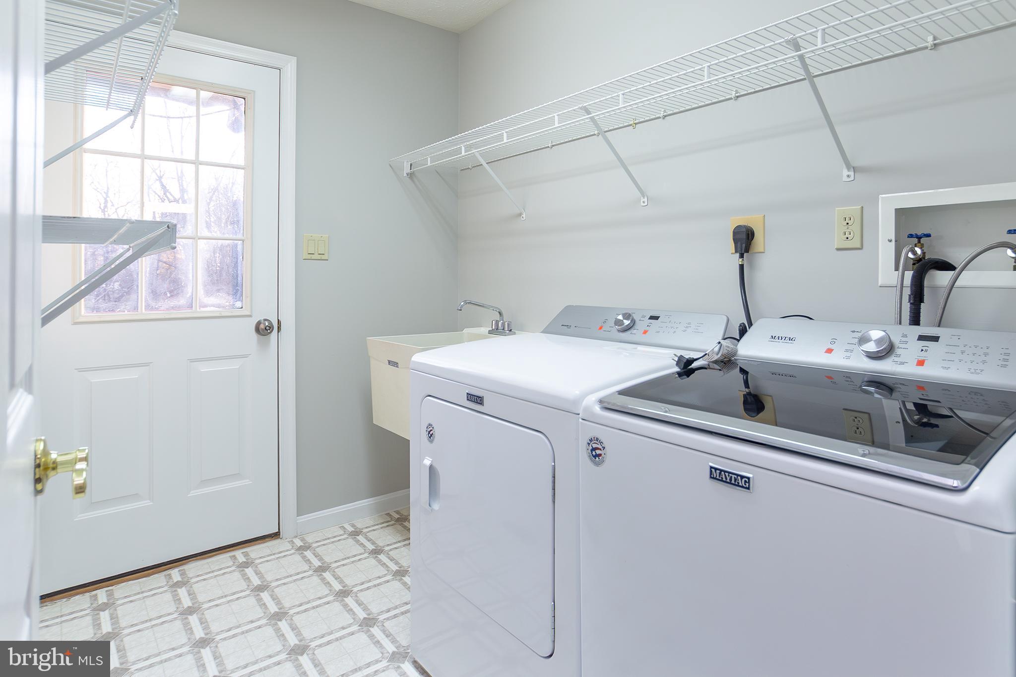 WHITE HALL - Residential