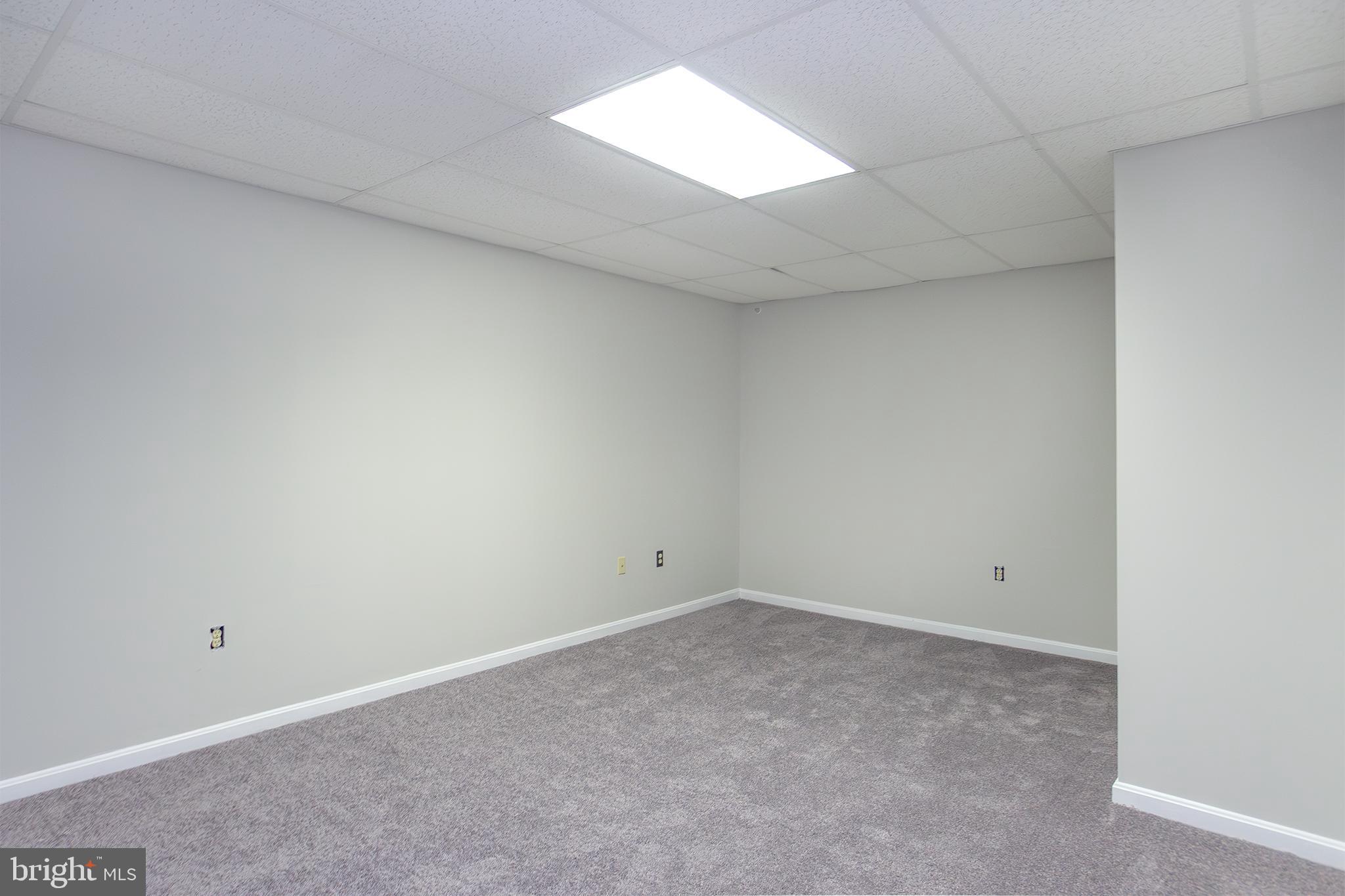 WHITE HALL - Residential