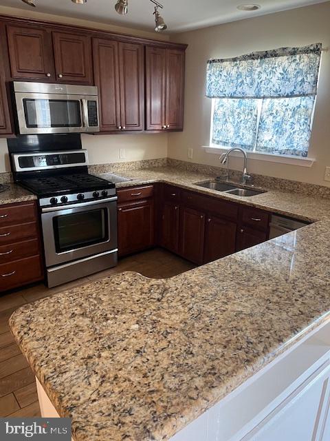 BUMBLE BEE HOLLOW - Residential Lease