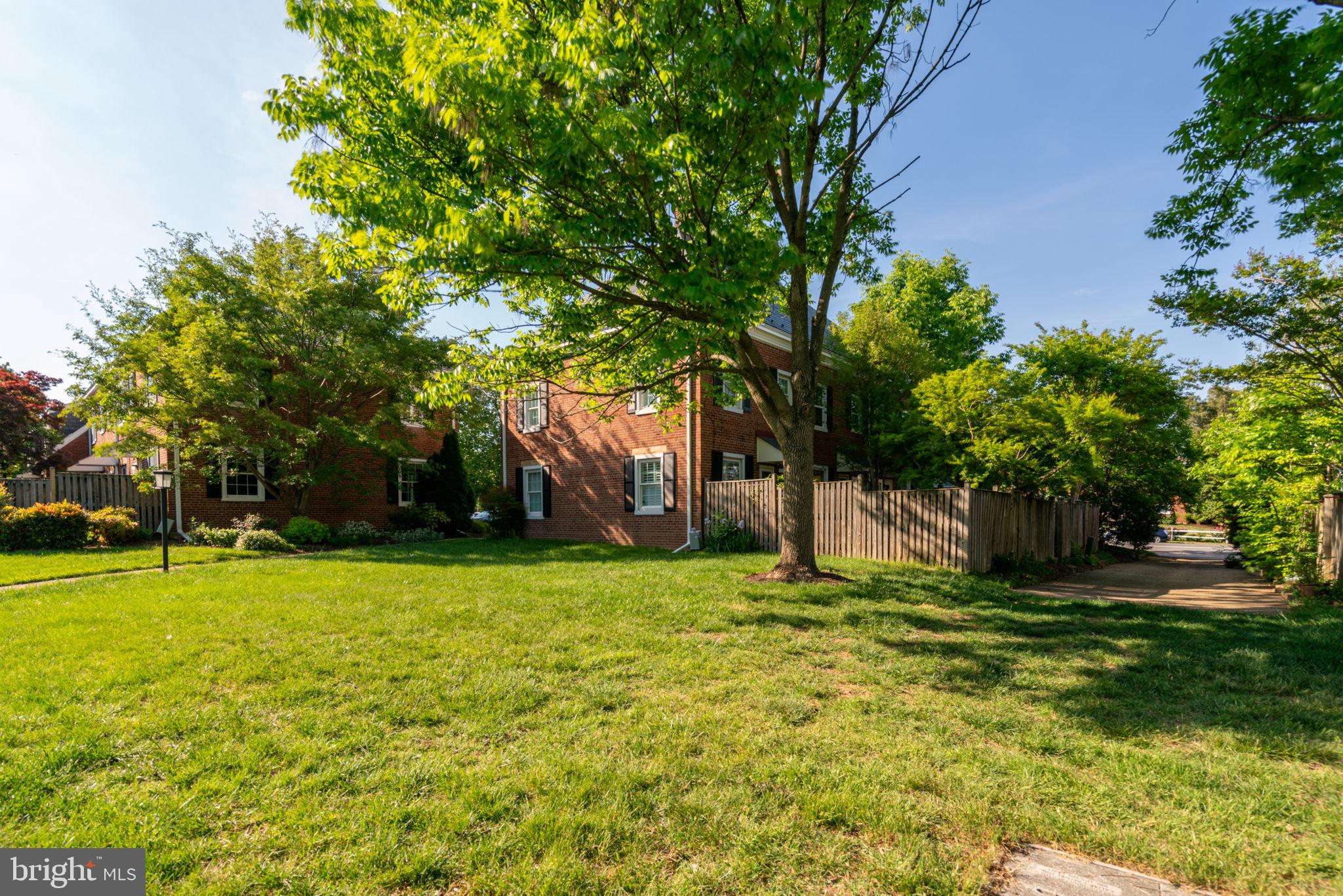FAIRLINGTON ARBORS - Residential