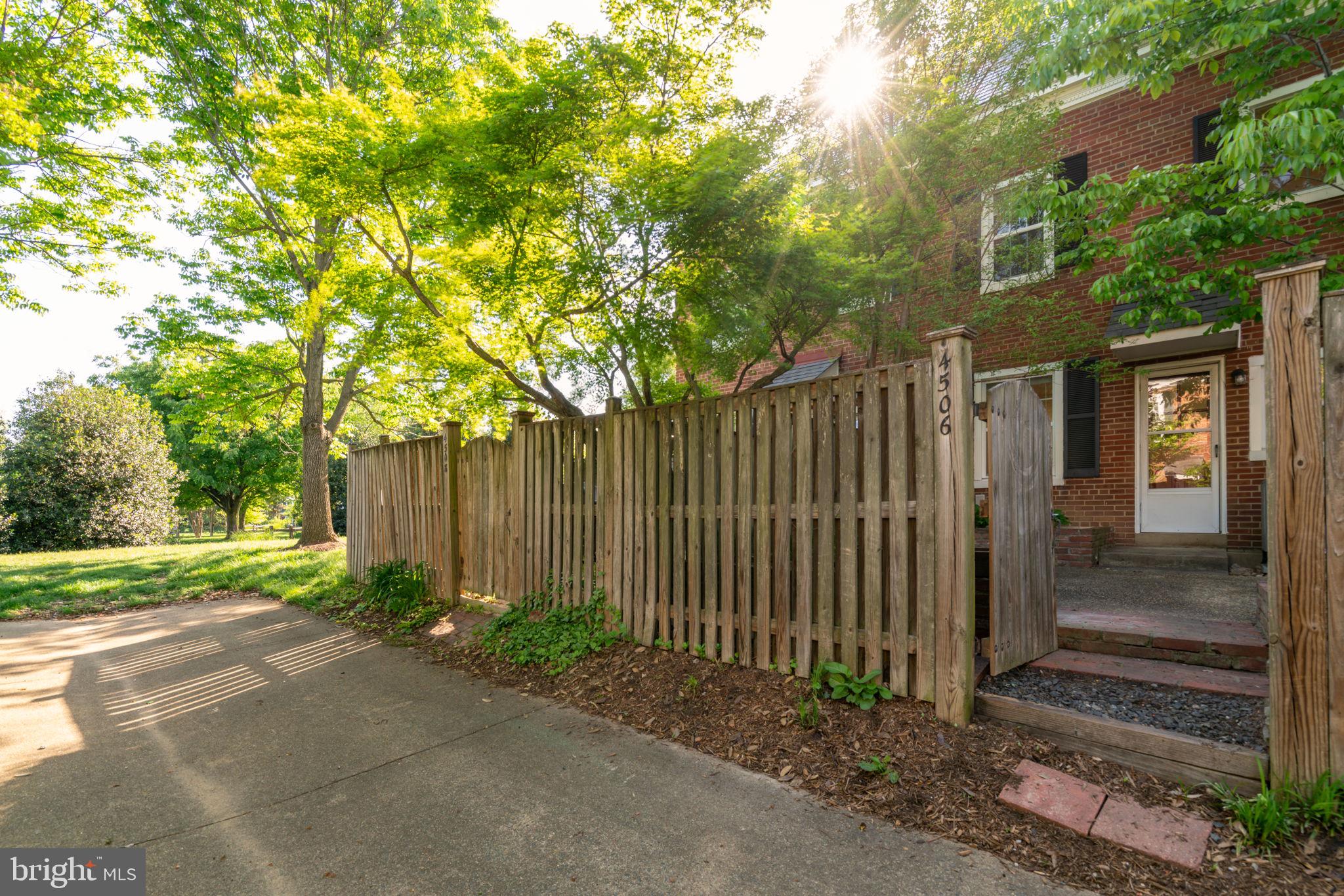 FAIRLINGTON ARBORS - Residential