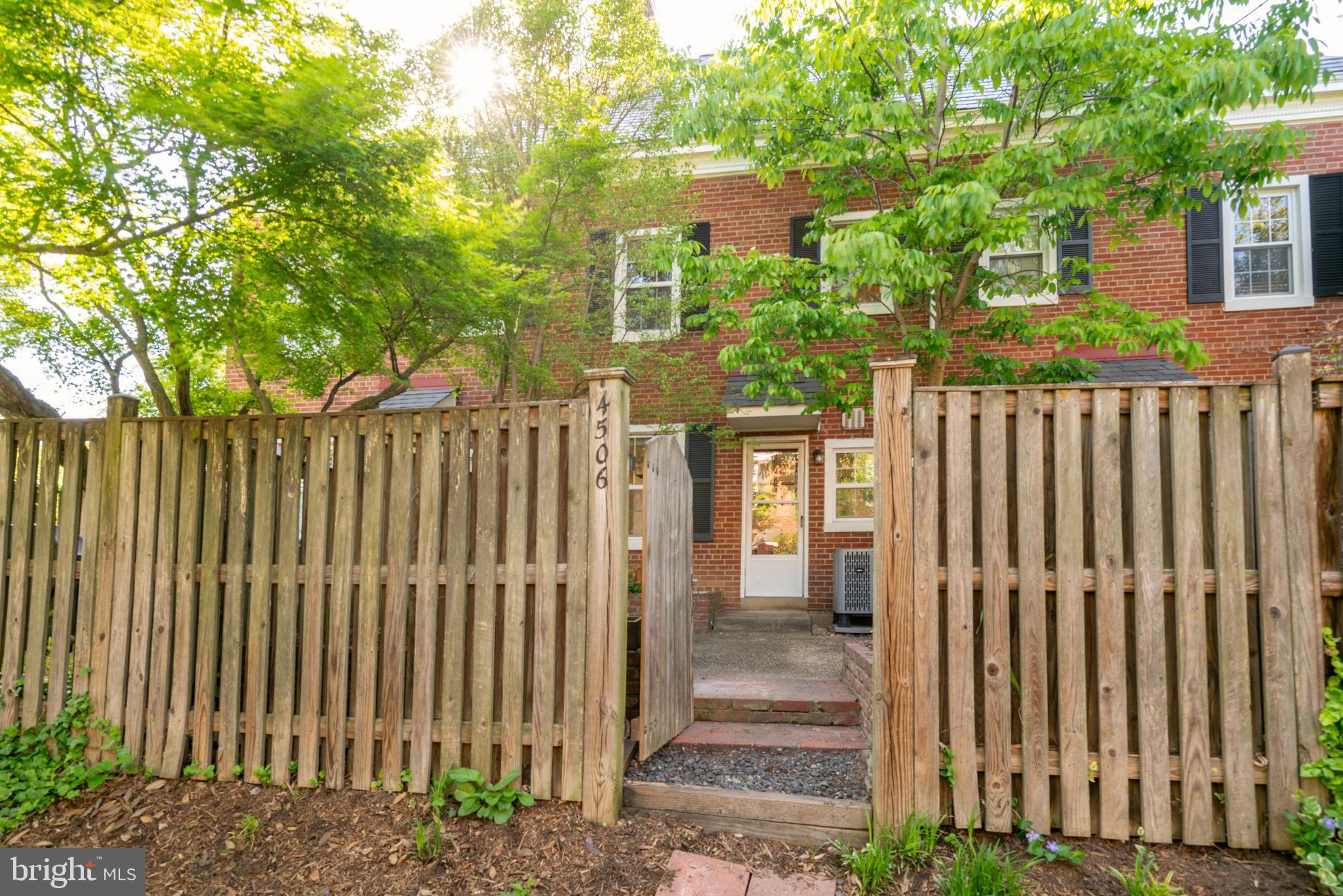 FAIRLINGTON ARBORS - Residential