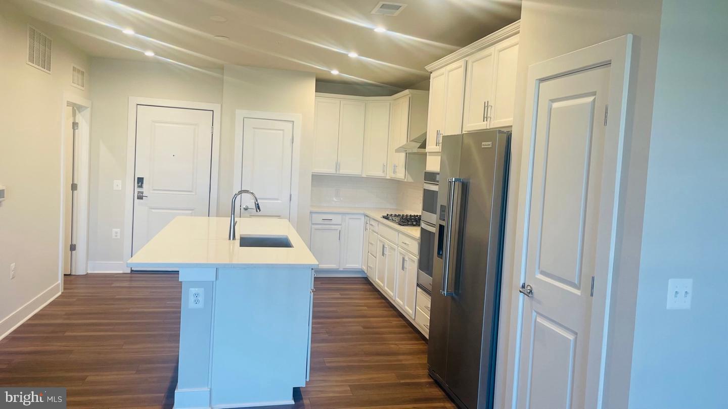 100 SAINT IVES PLACE 203