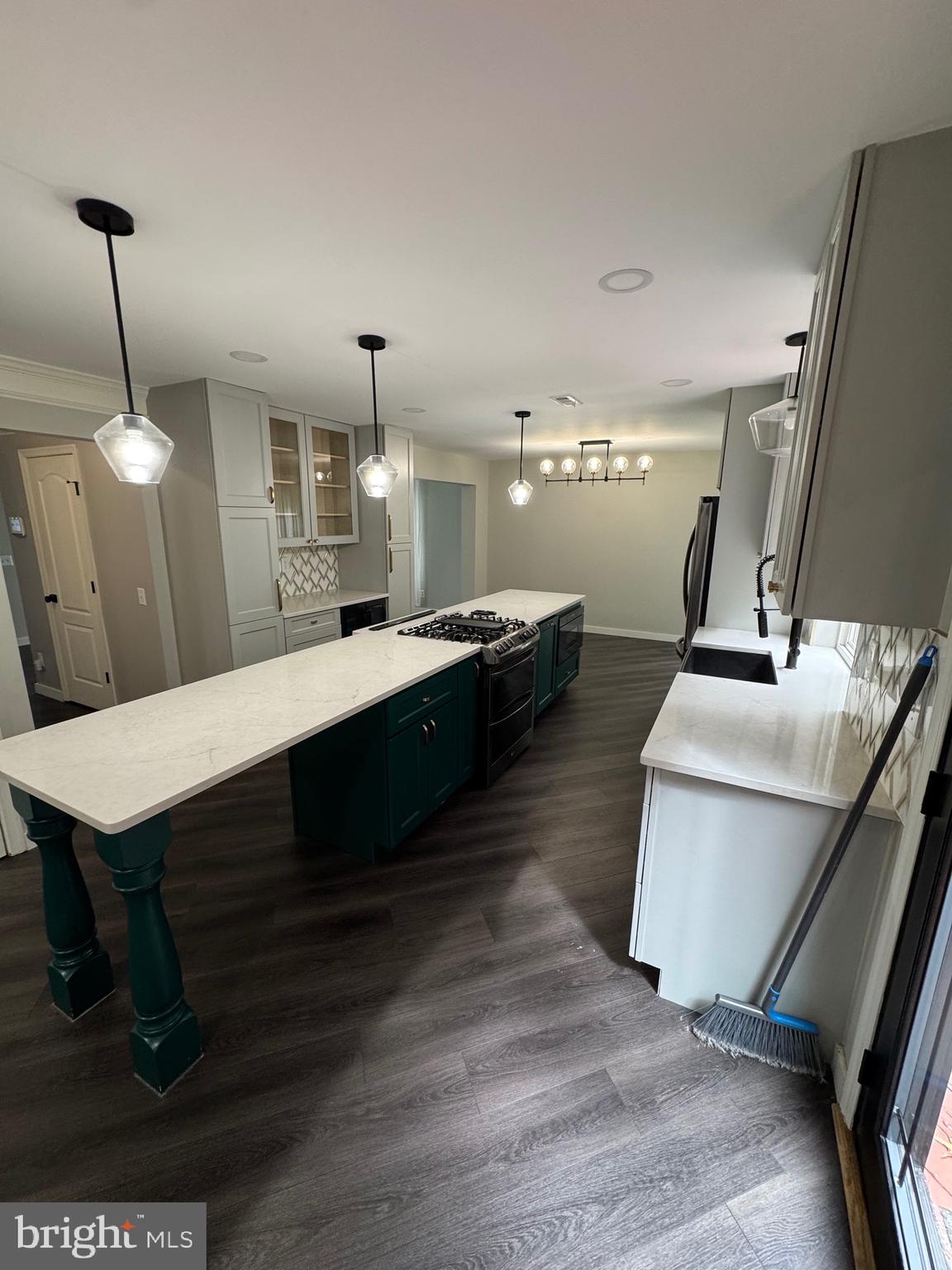 KINGSVIEW SUB - Residential Lease