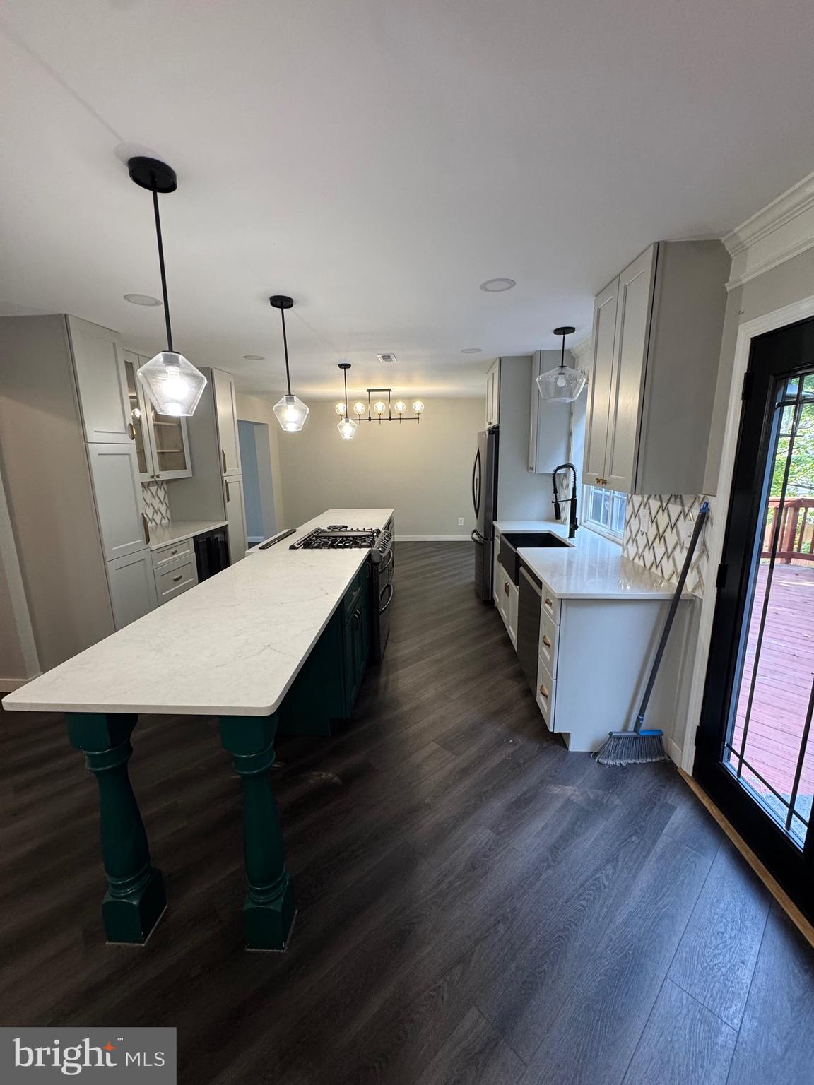 KINGSVIEW SUB - Residential Lease