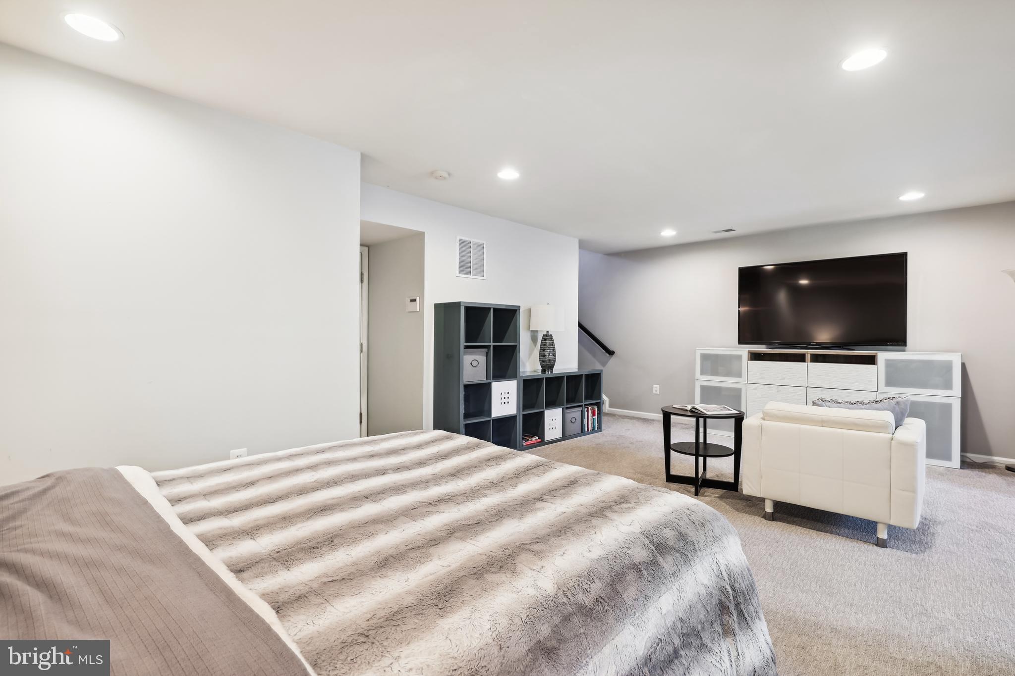 WILLOW OAKS AT FAIR LAKES - Residential