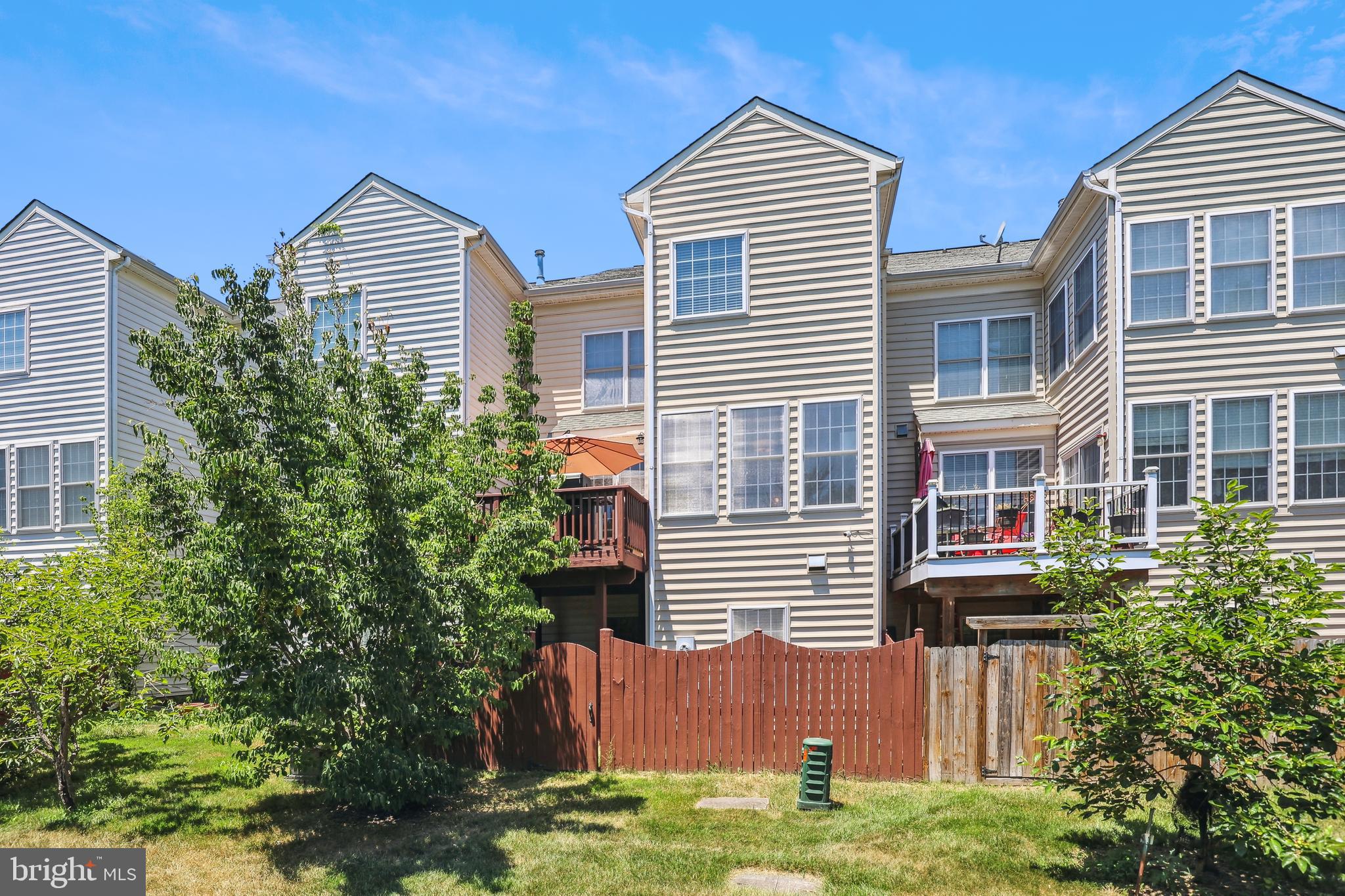 WILLOW OAKS AT FAIR LAKES - Residential