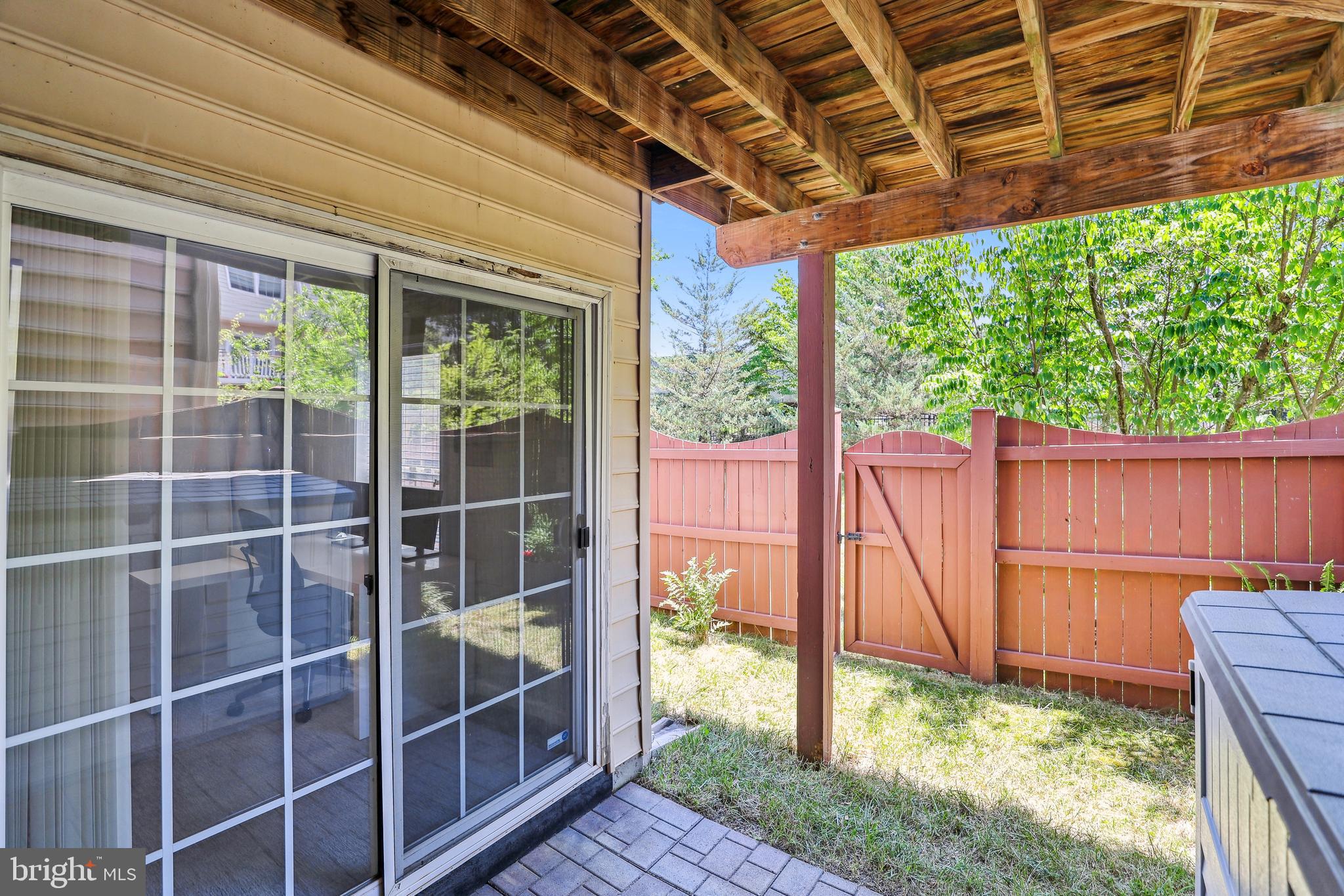 WILLOW OAKS AT FAIR LAKES - Residential