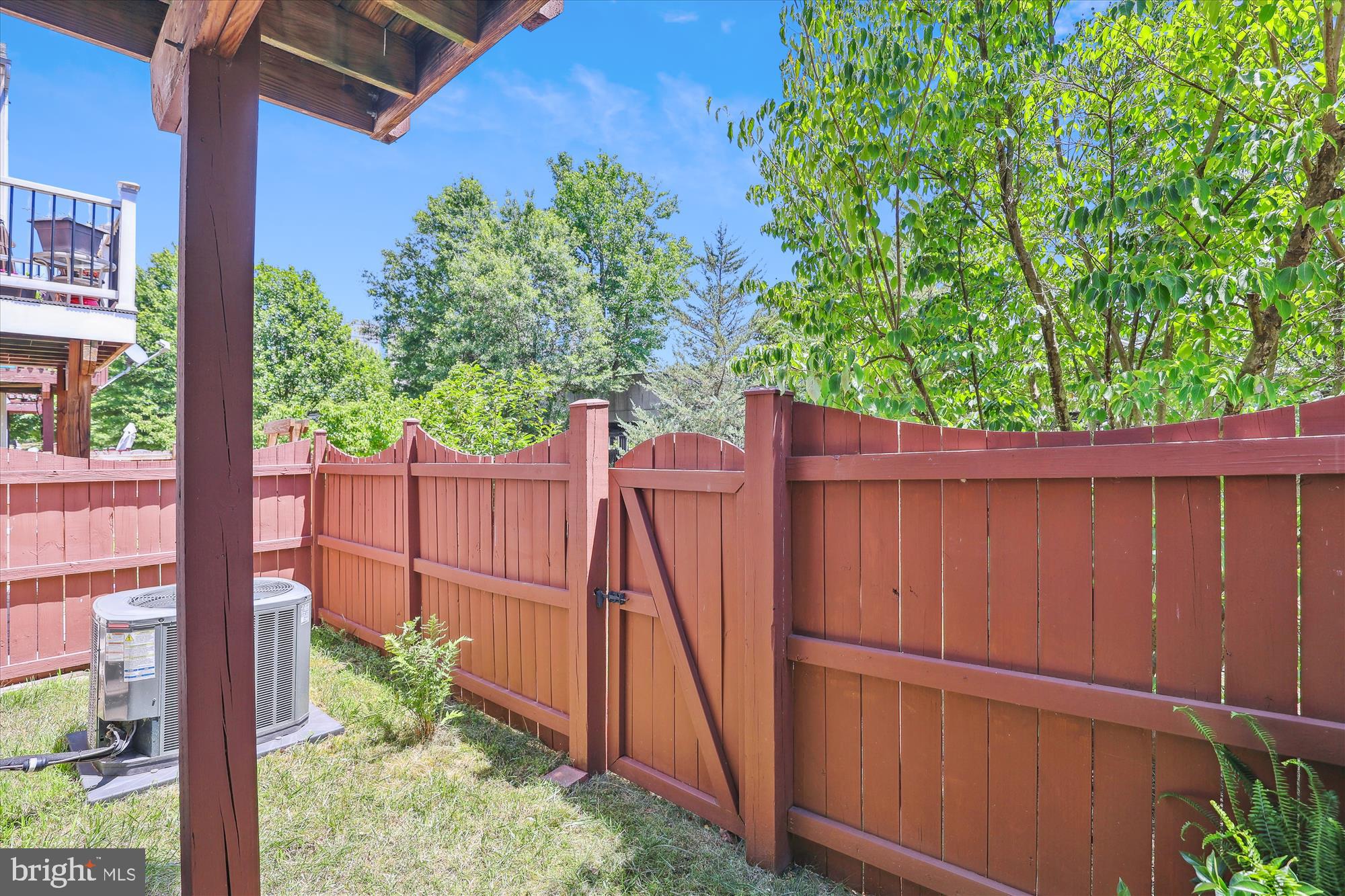 WILLOW OAKS AT FAIR LAKES - Residential