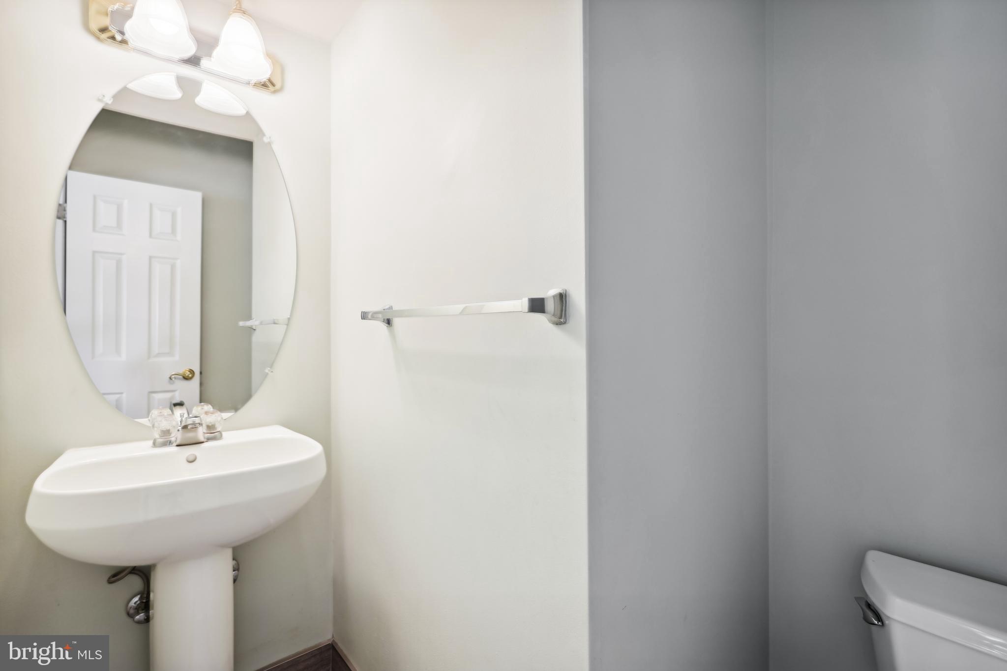 WILLOW OAKS AT FAIR LAKES - Residential