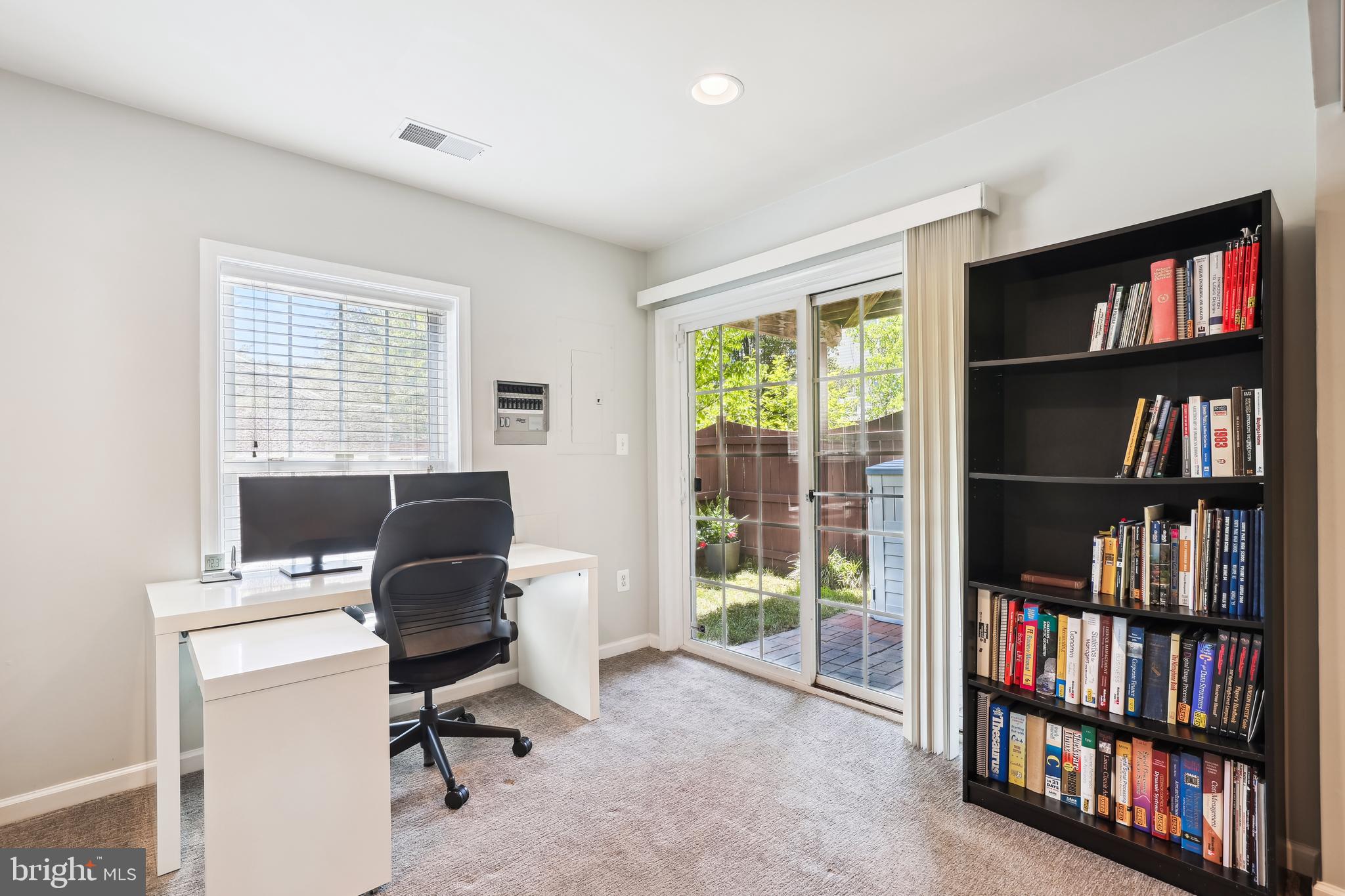 WILLOW OAKS AT FAIR LAKES - Residential