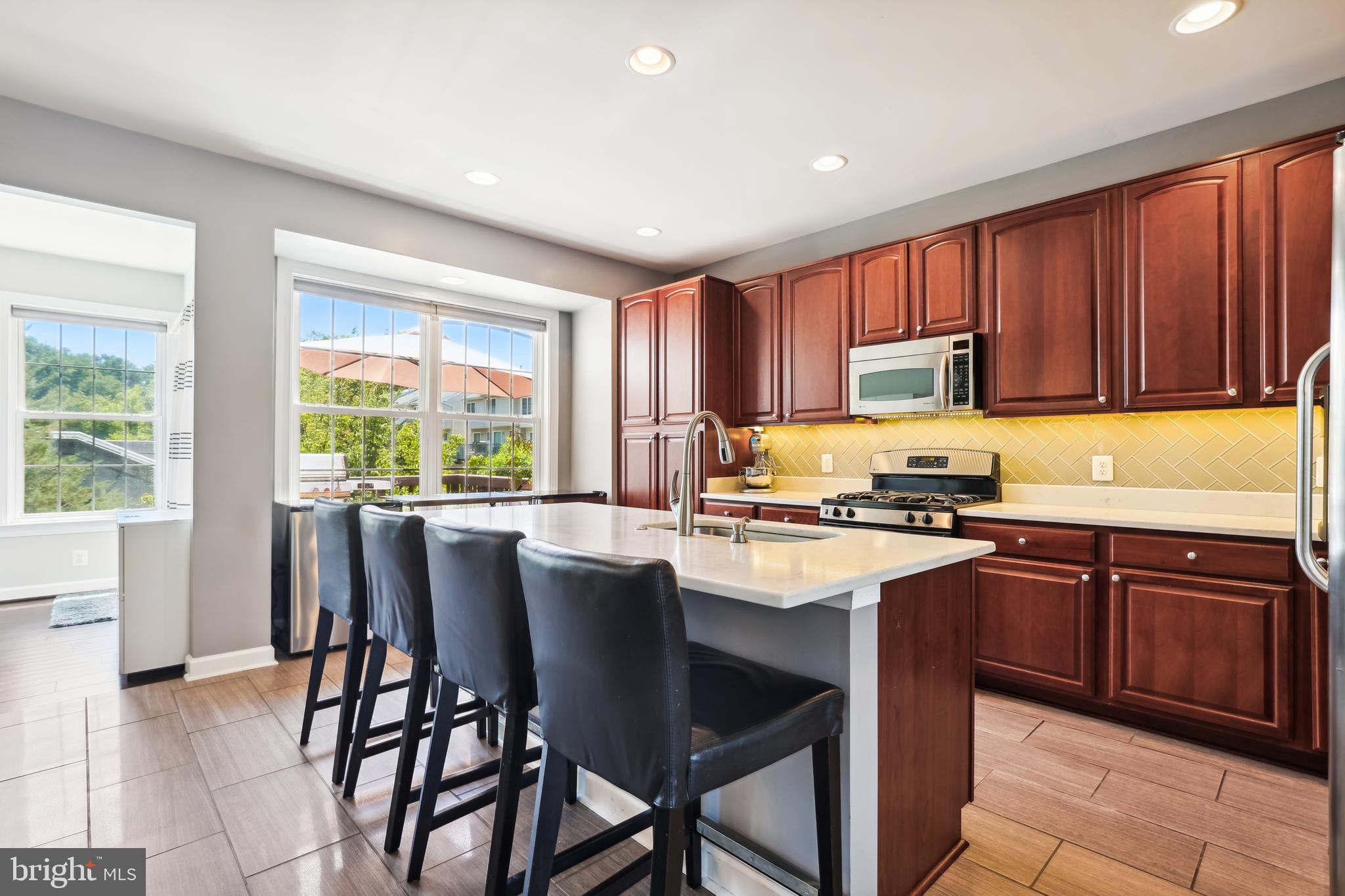 WILLOW OAKS AT FAIR LAKES - Residential