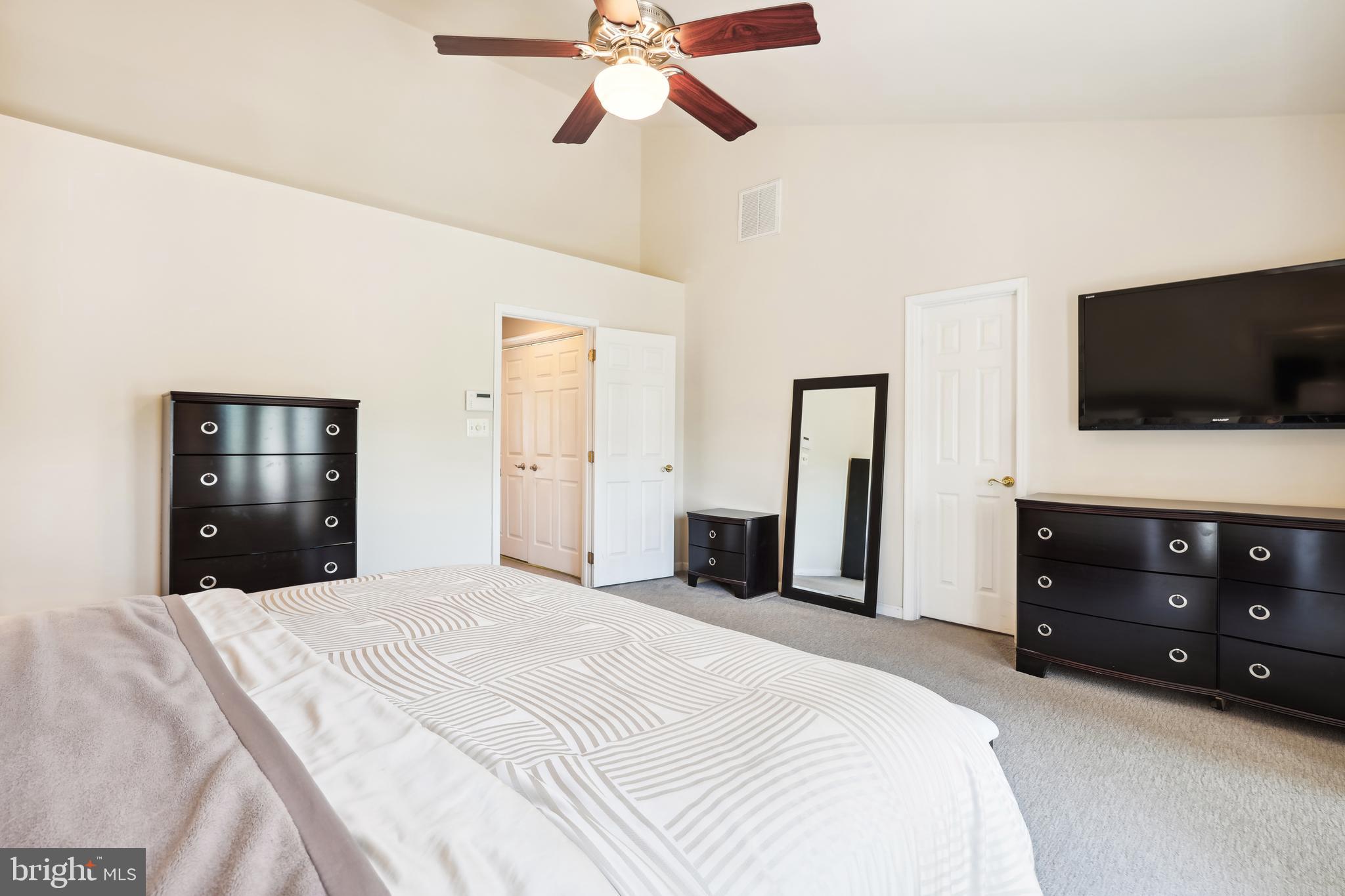 WILLOW OAKS AT FAIR LAKES - Residential