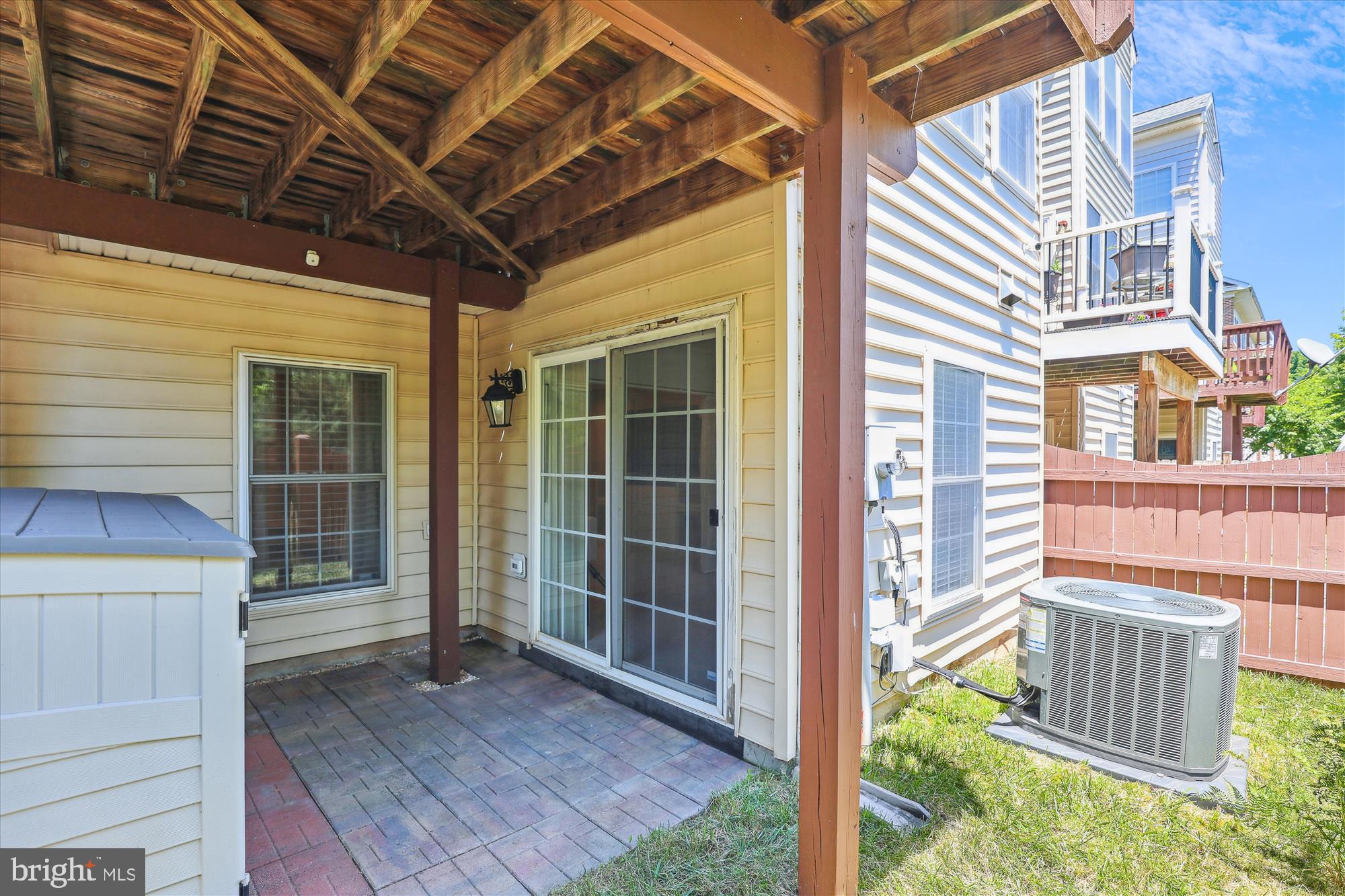 WILLOW OAKS AT FAIR LAKES - Residential