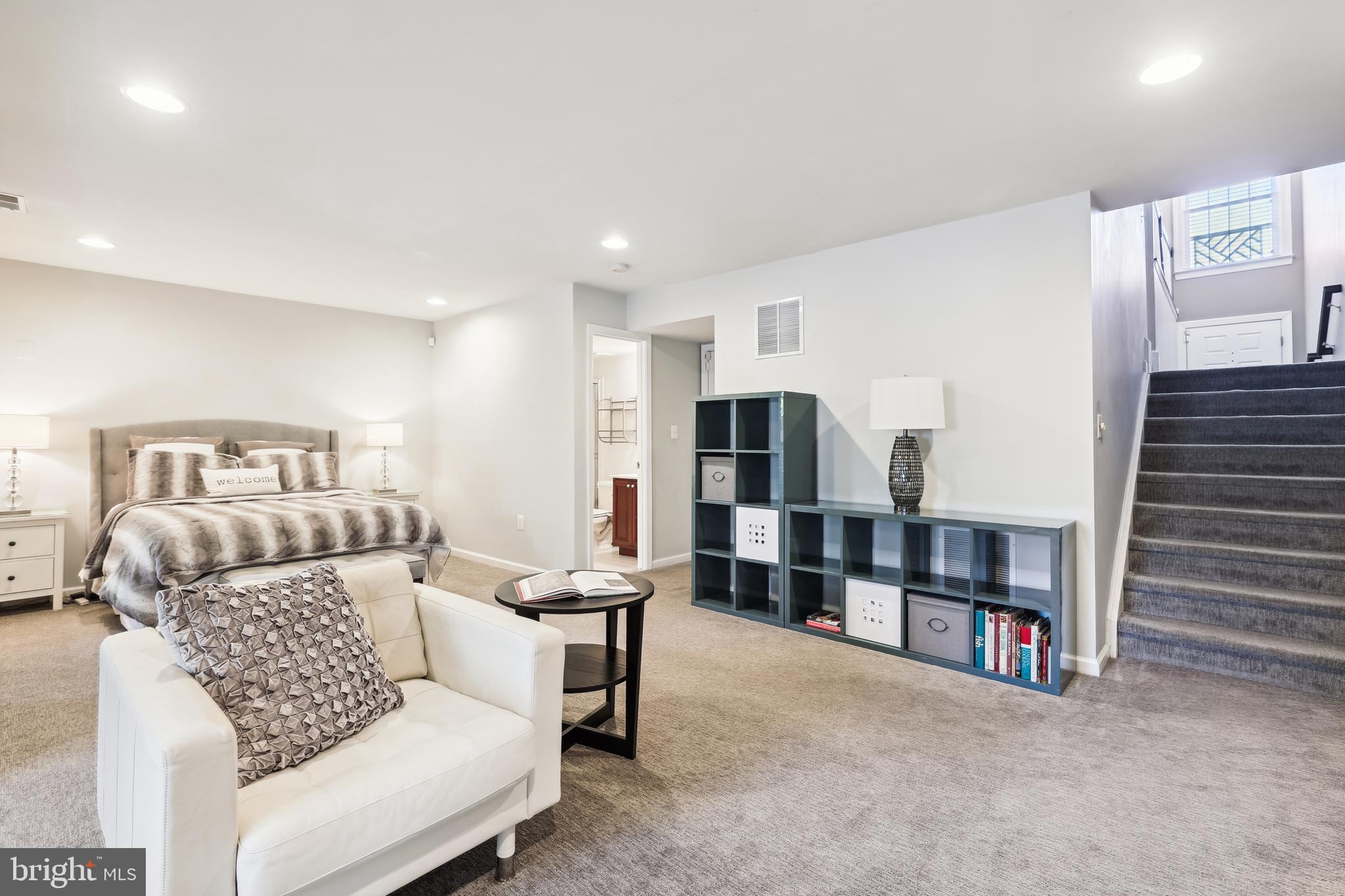 WILLOW OAKS AT FAIR LAKES - Residential