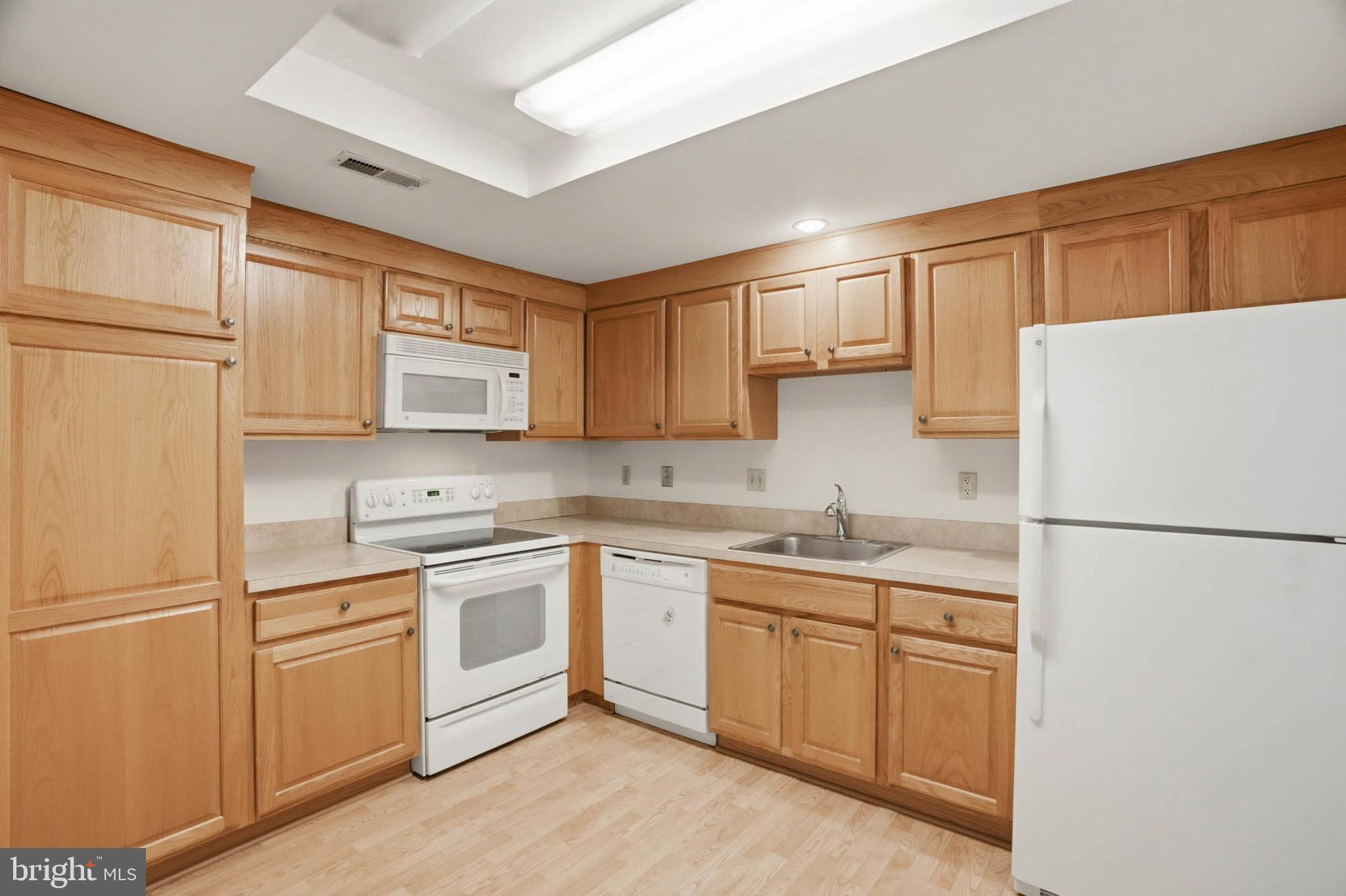 ROSSMOOR MUTUAL #14 - Residential