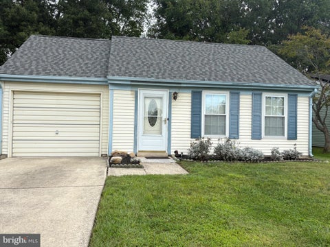 Photo of 28 Chelsea Place, SOUTHAMPTON, NJ 08088 (MLS # NJBL2120990)
