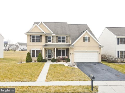 Photo of 40 Hamlet Circle #70, MECHANICSBURG, PA 17050 (MLS # PACB2051526)