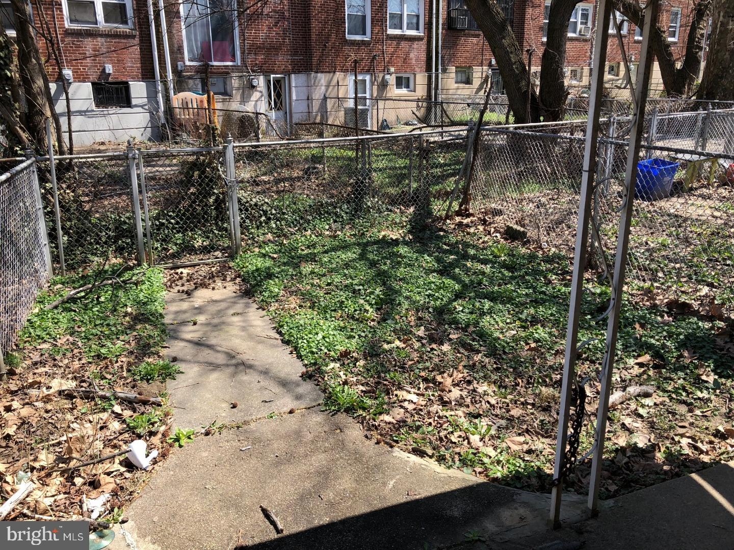 PHILADELPHIA (SOUTHWEST) - Residential