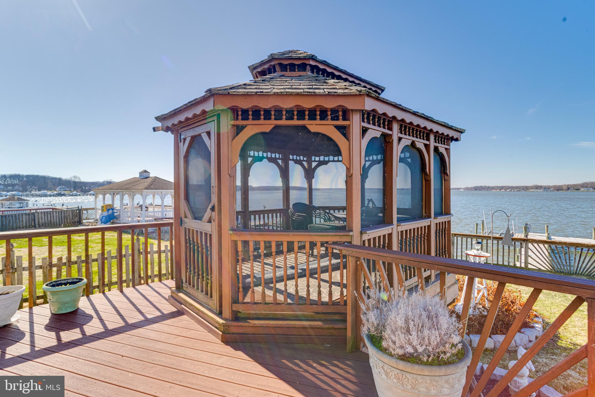 HYDE PARK - Residential