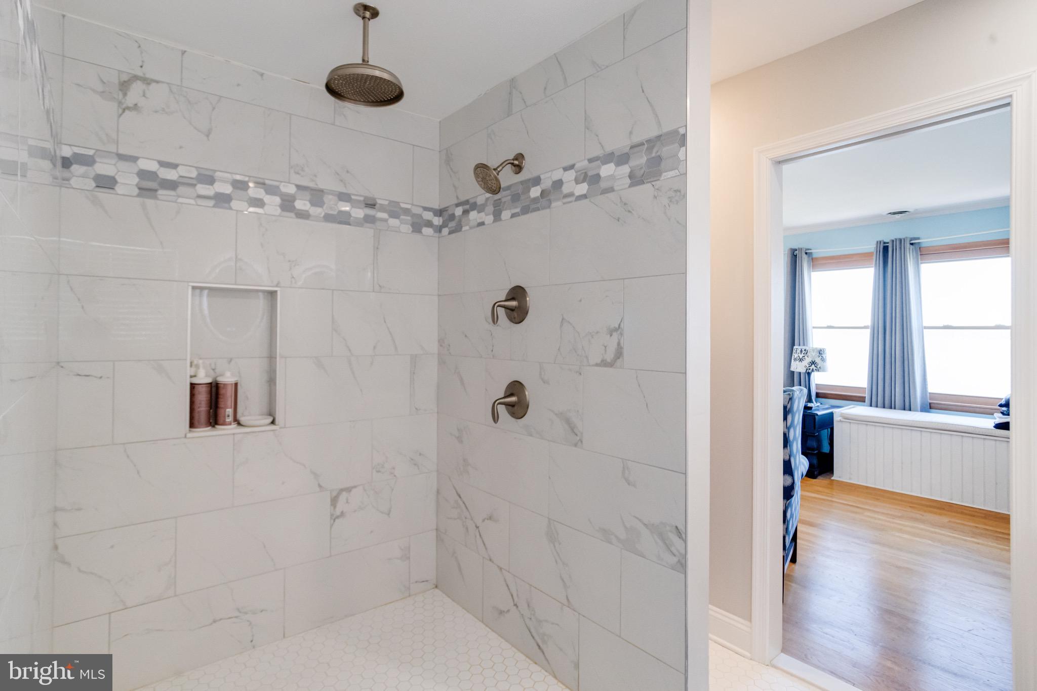 HYDE PARK - Residential