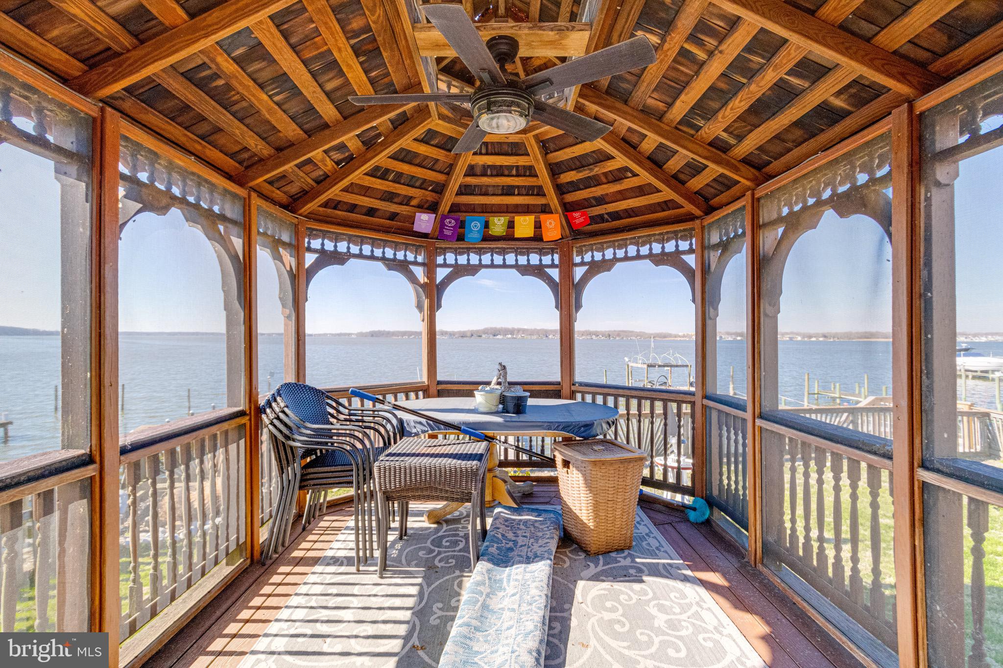 HYDE PARK - Residential