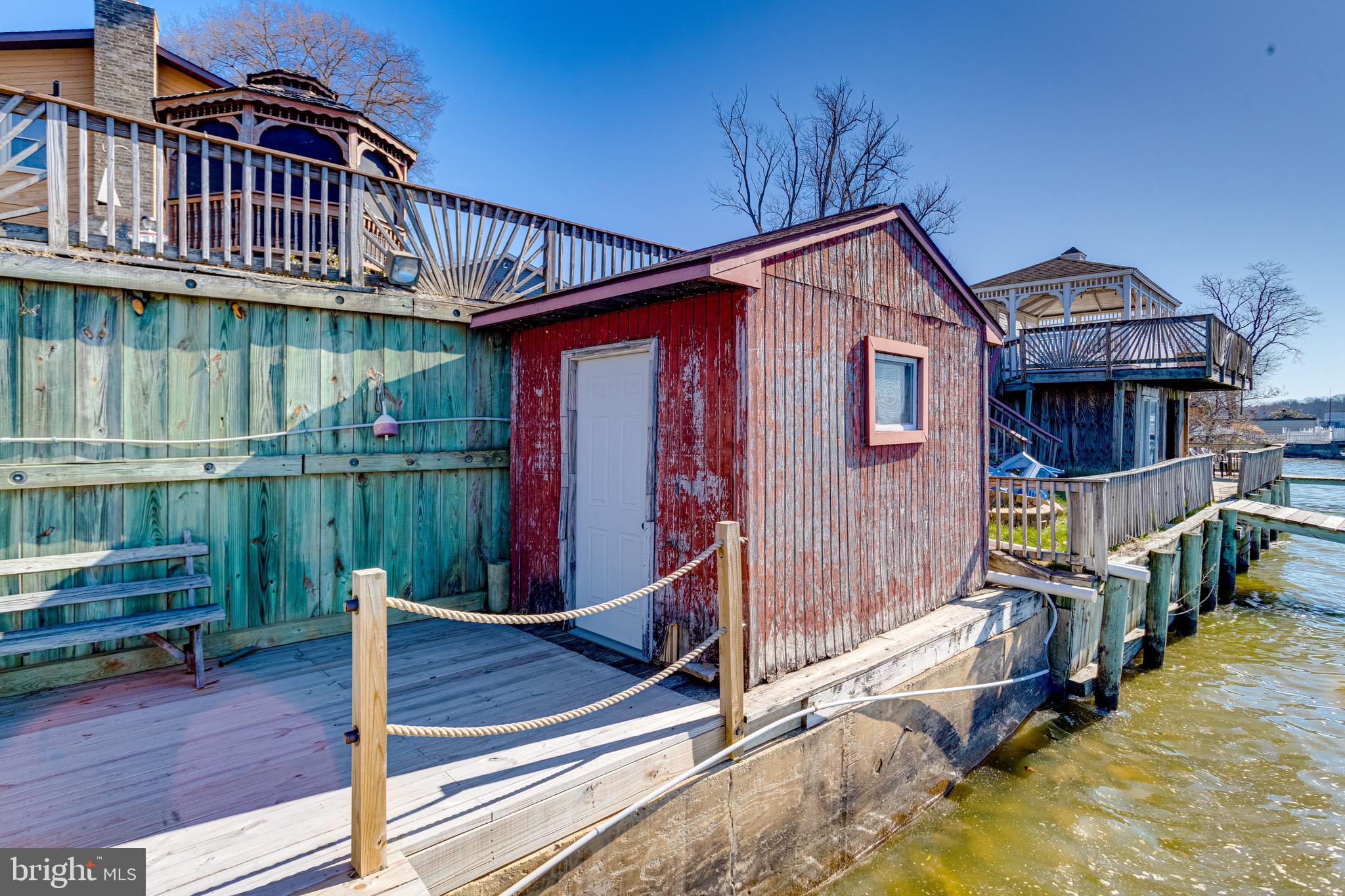 HYDE PARK - Residential