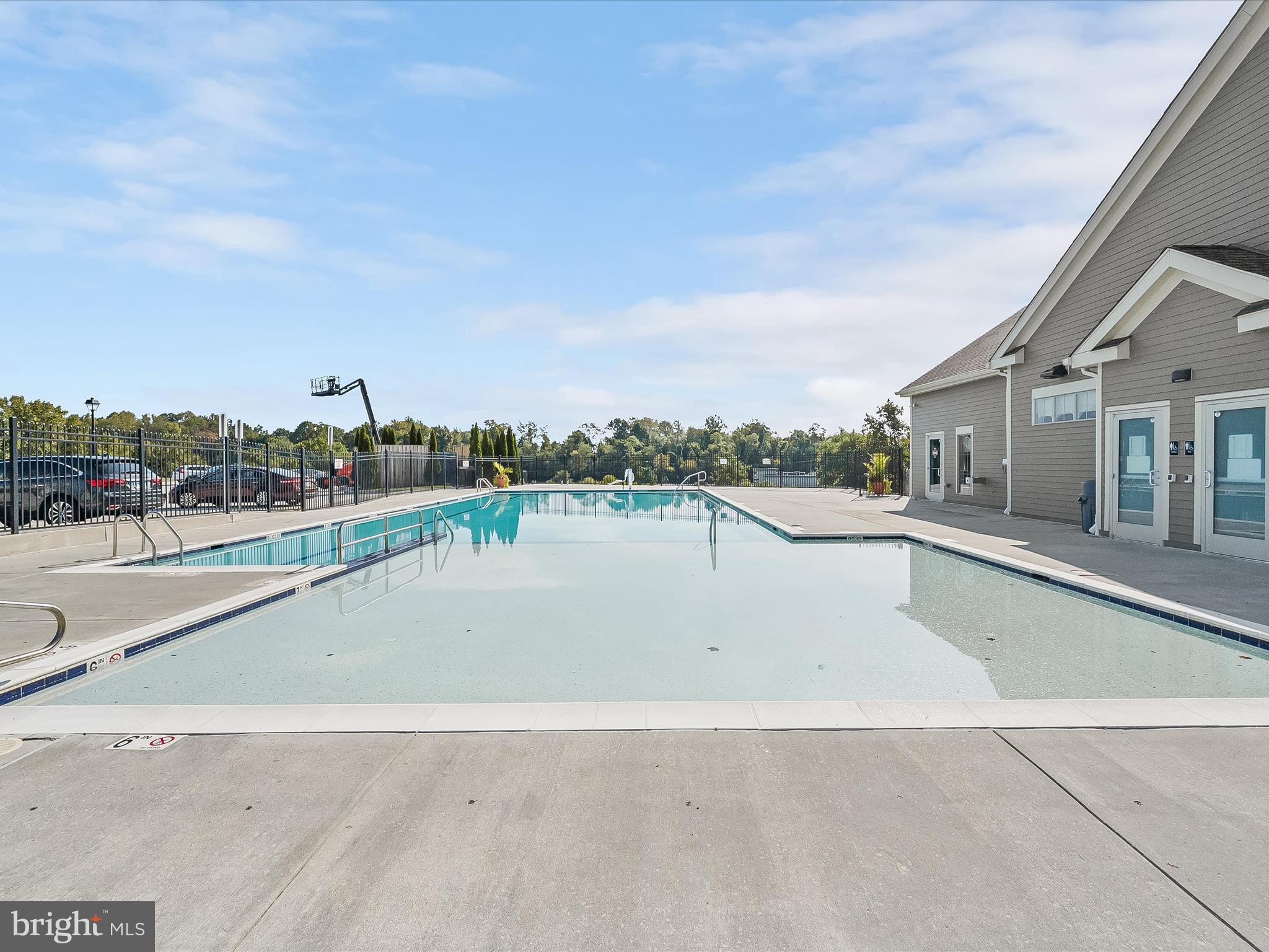 WAVERLY MEWS - Residential