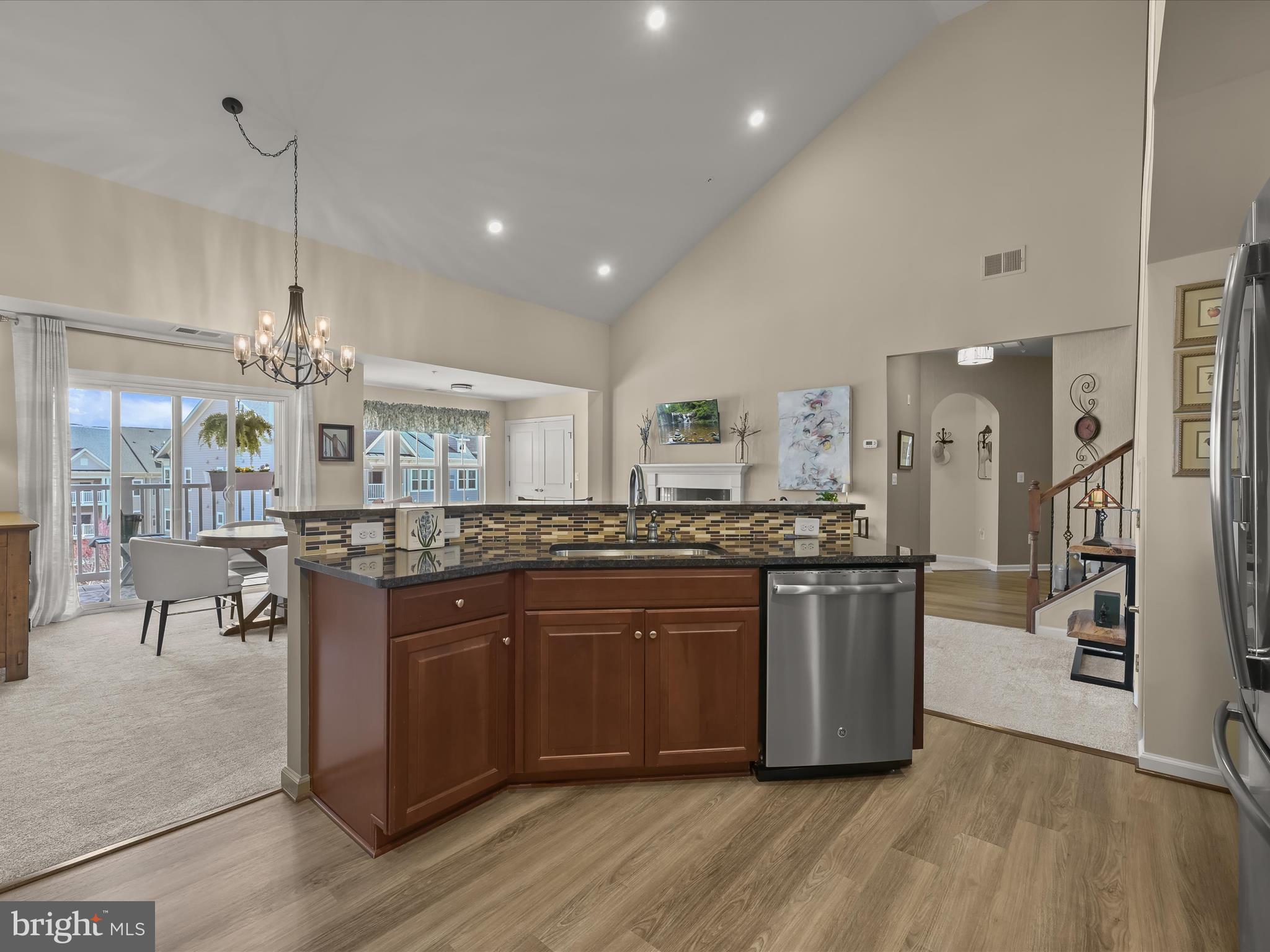 WAVERLY MEWS - Residential