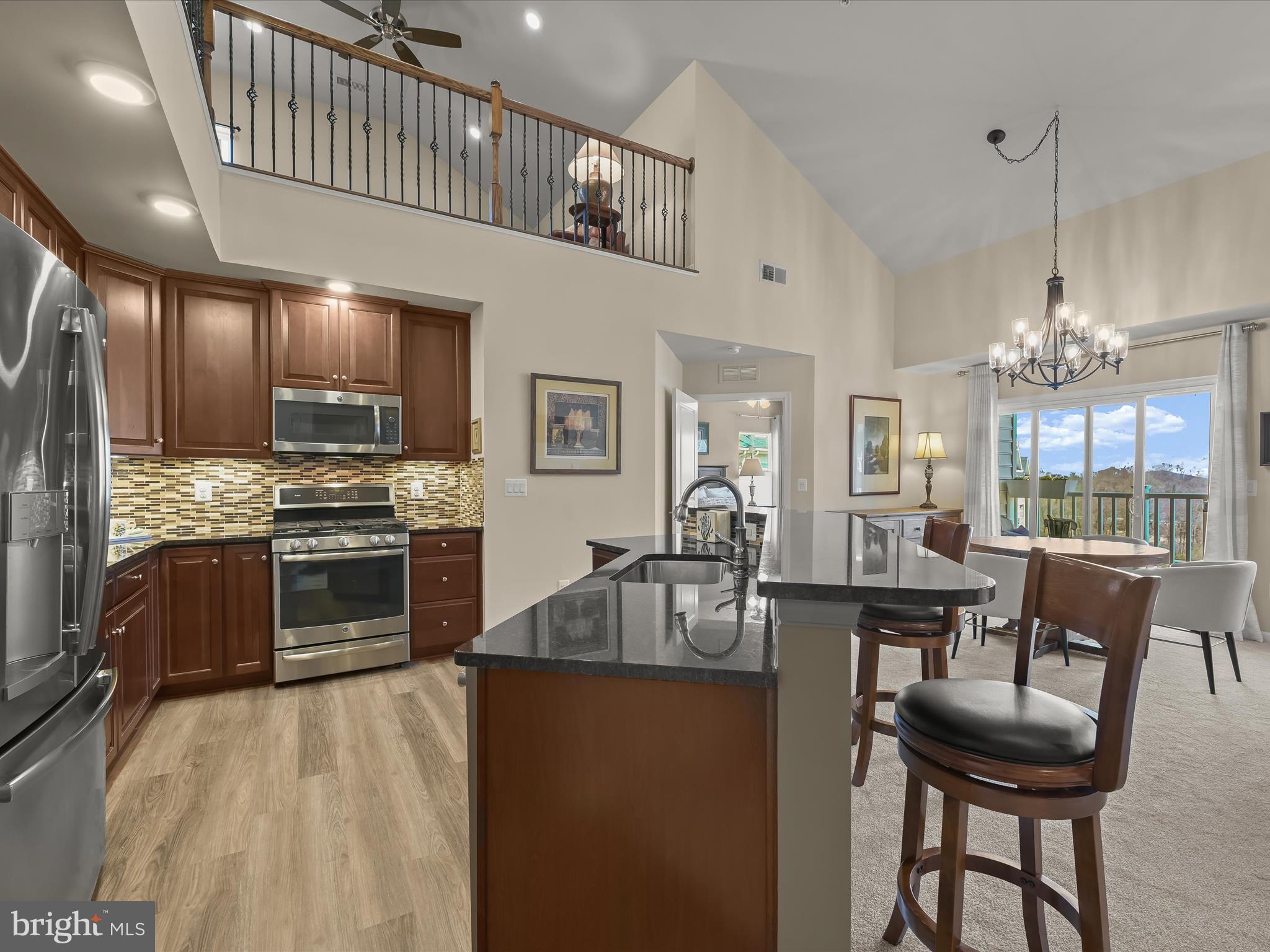 WAVERLY MEWS - Residential