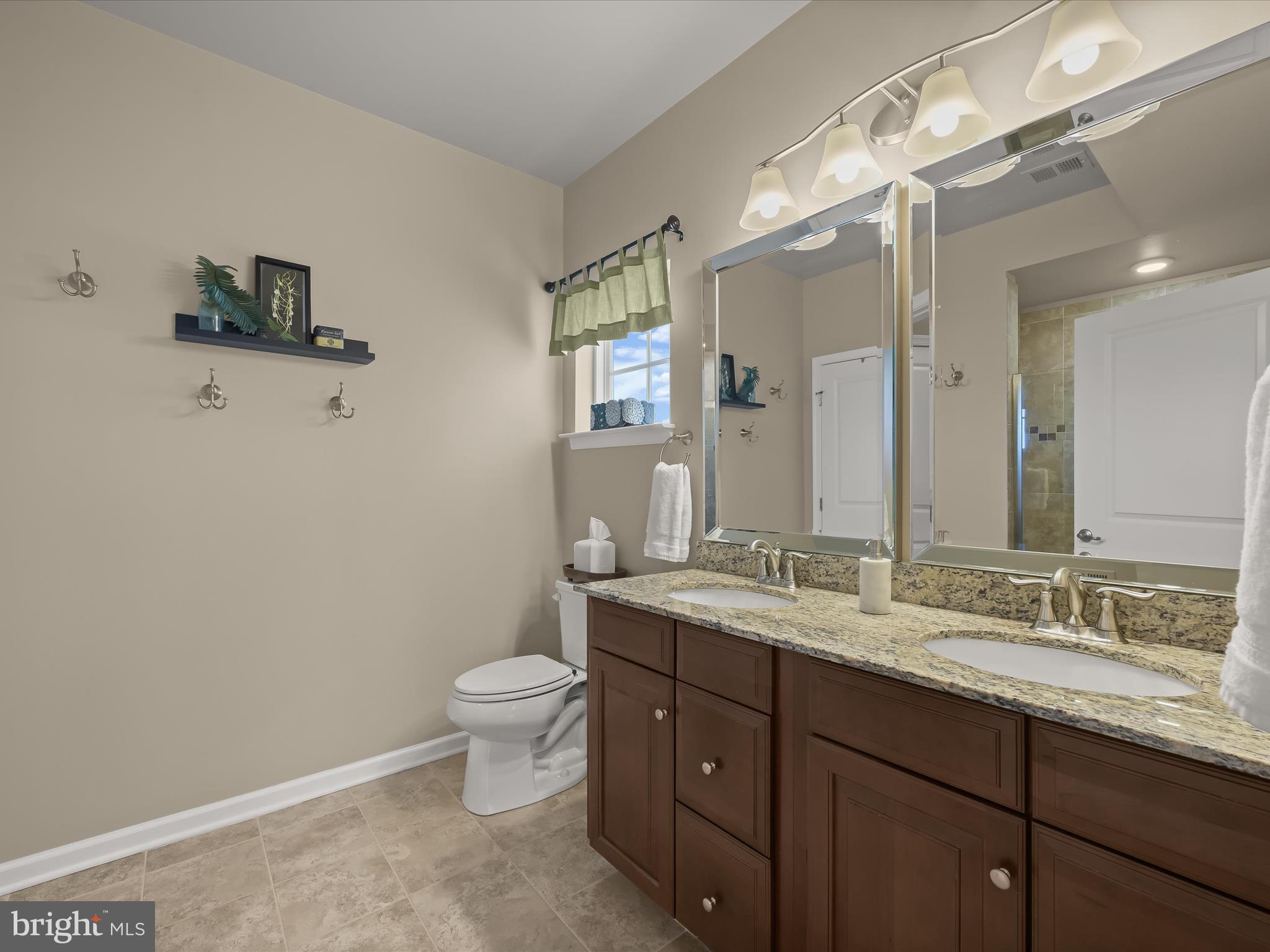 WAVERLY MEWS - Residential