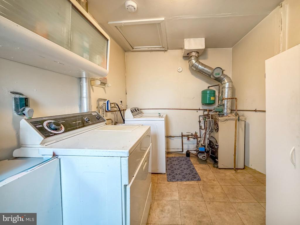 ROSLYN - Residential