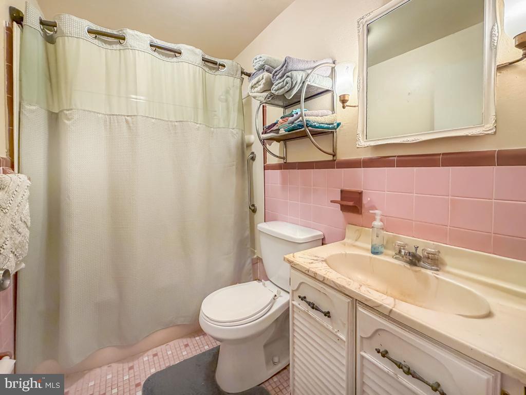 ROSLYN - Residential