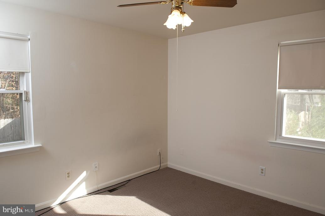 STAFFORD OAKS - Residential Lease