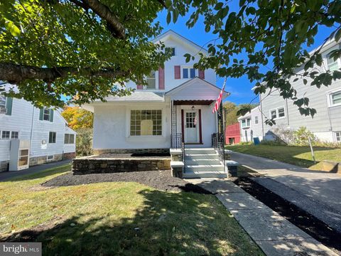 208 S PENNELL ROAD MEDIA PA 19063