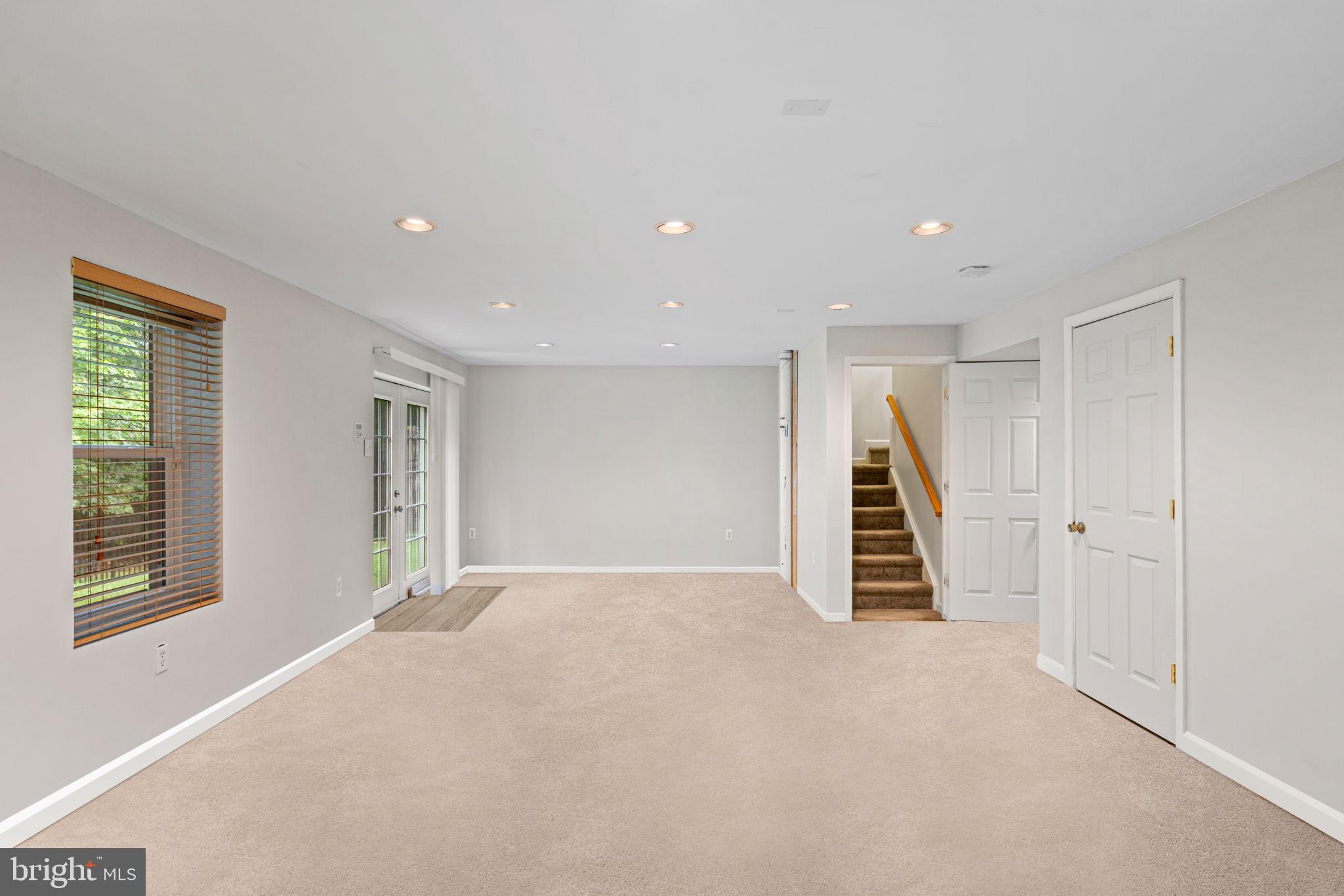 WAYSIDE VILLAGE - Residential