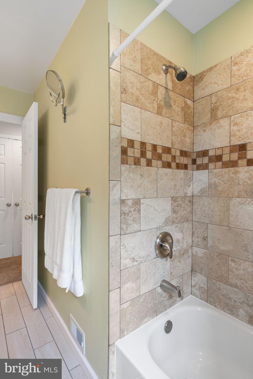 WAYSIDE VILLAGE - Residential