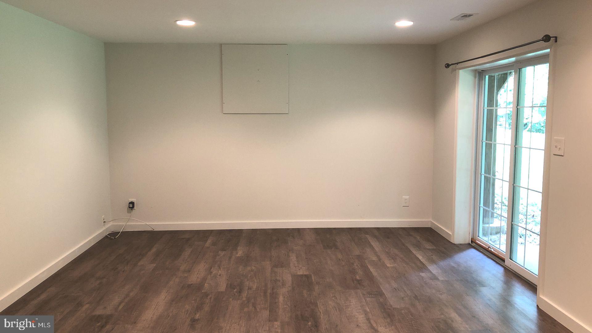 DEERFIELD - Residential Lease