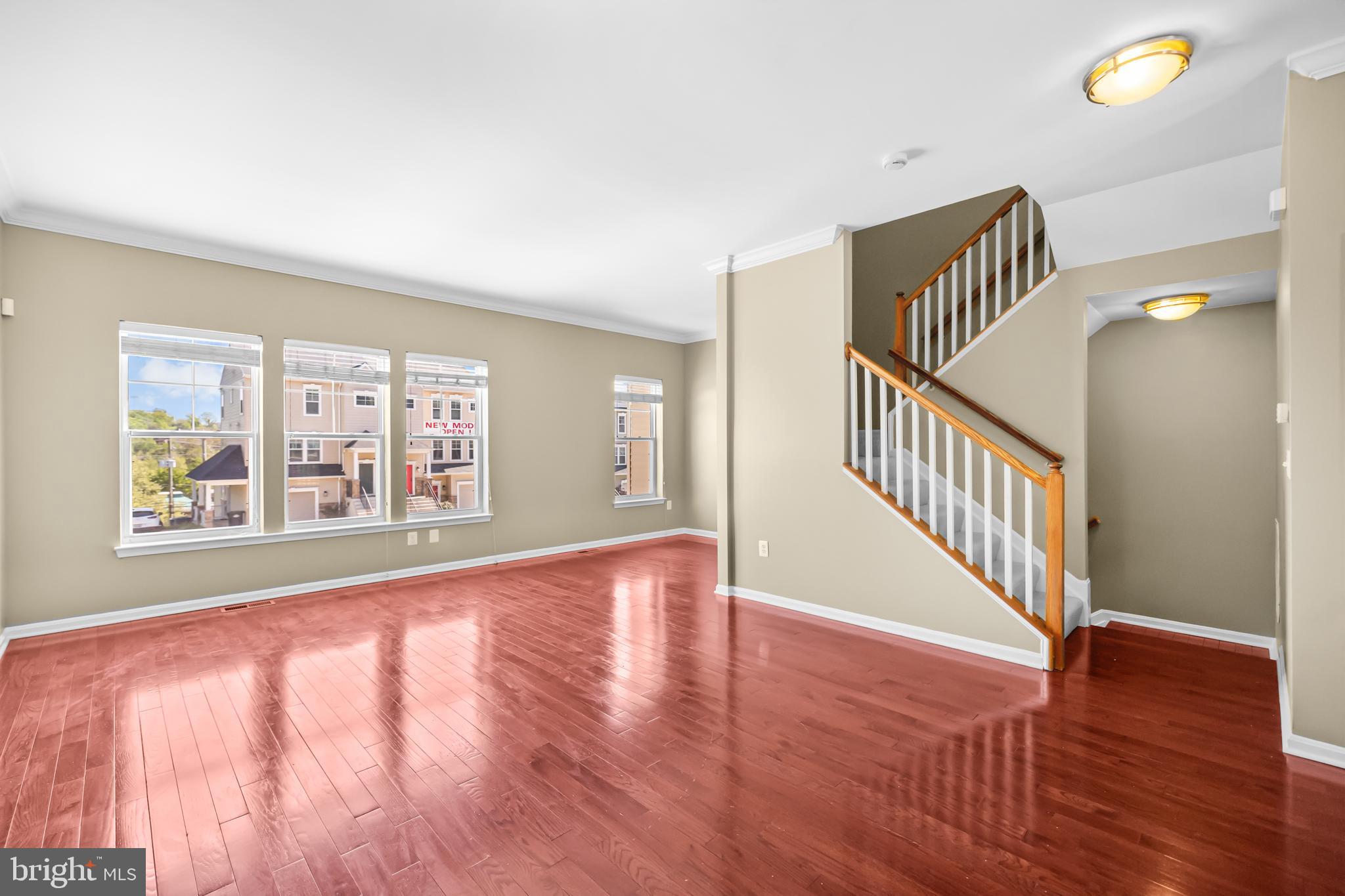 427 WOODCREST DRIVE SE