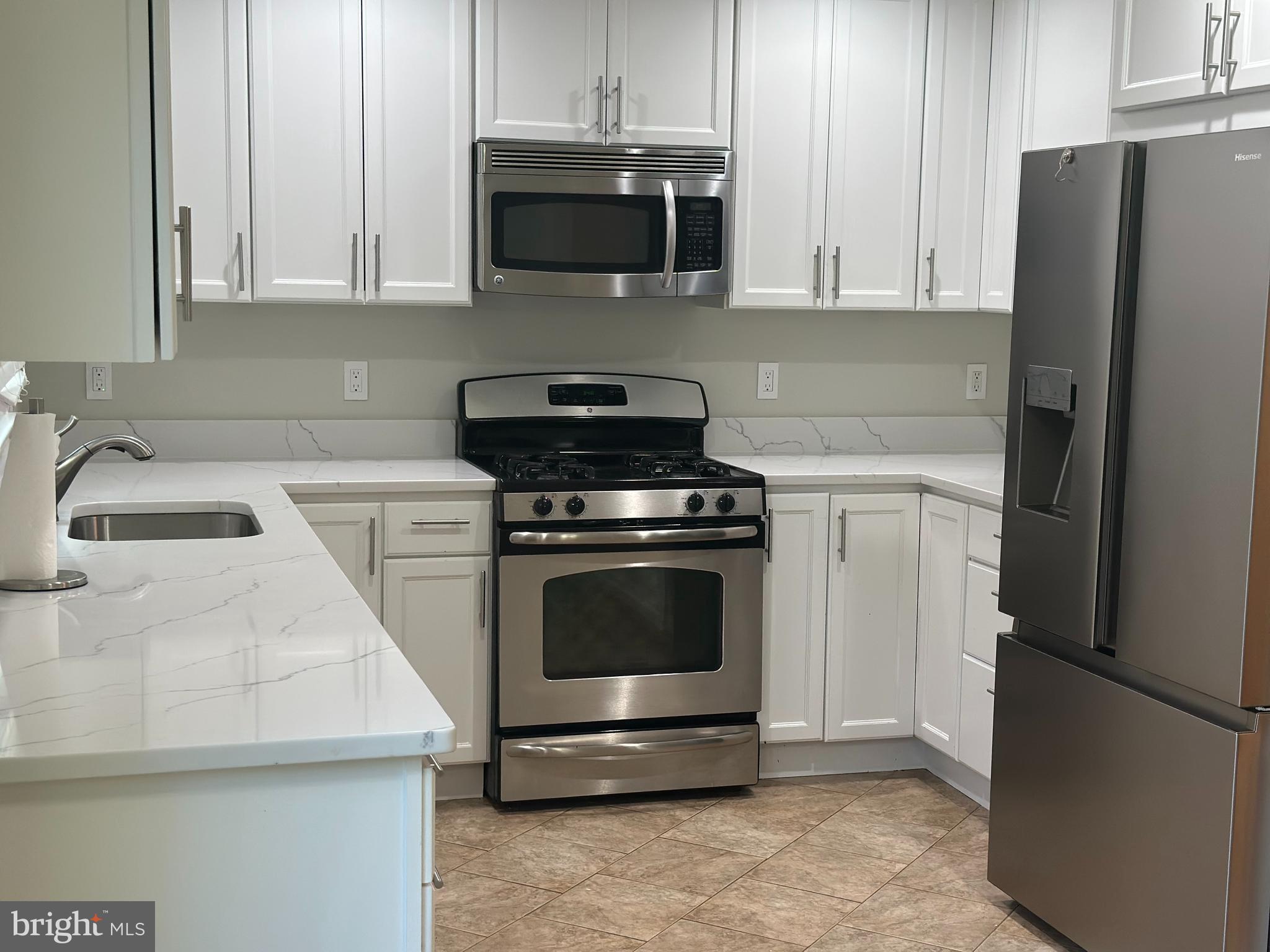 COLONIAL HEIGHTS - Residential Lease