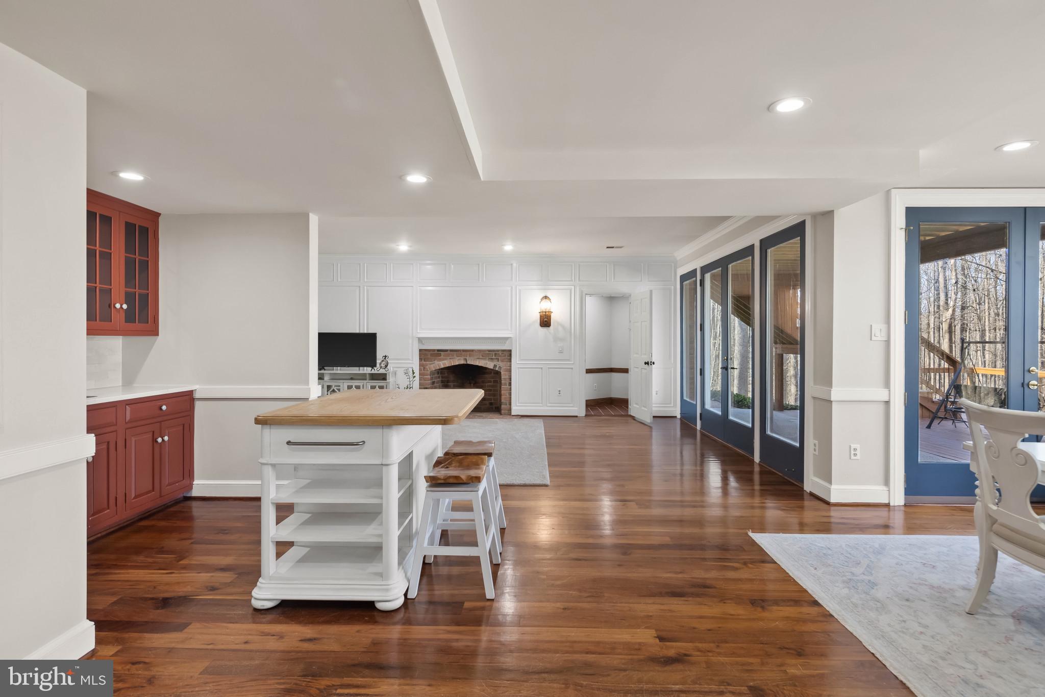 TRIADELPHIA WOODS - Residential