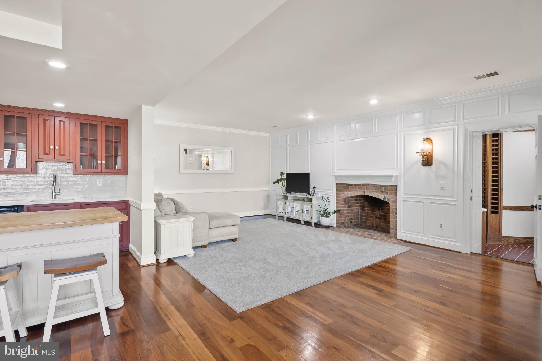 TRIADELPHIA WOODS - Residential