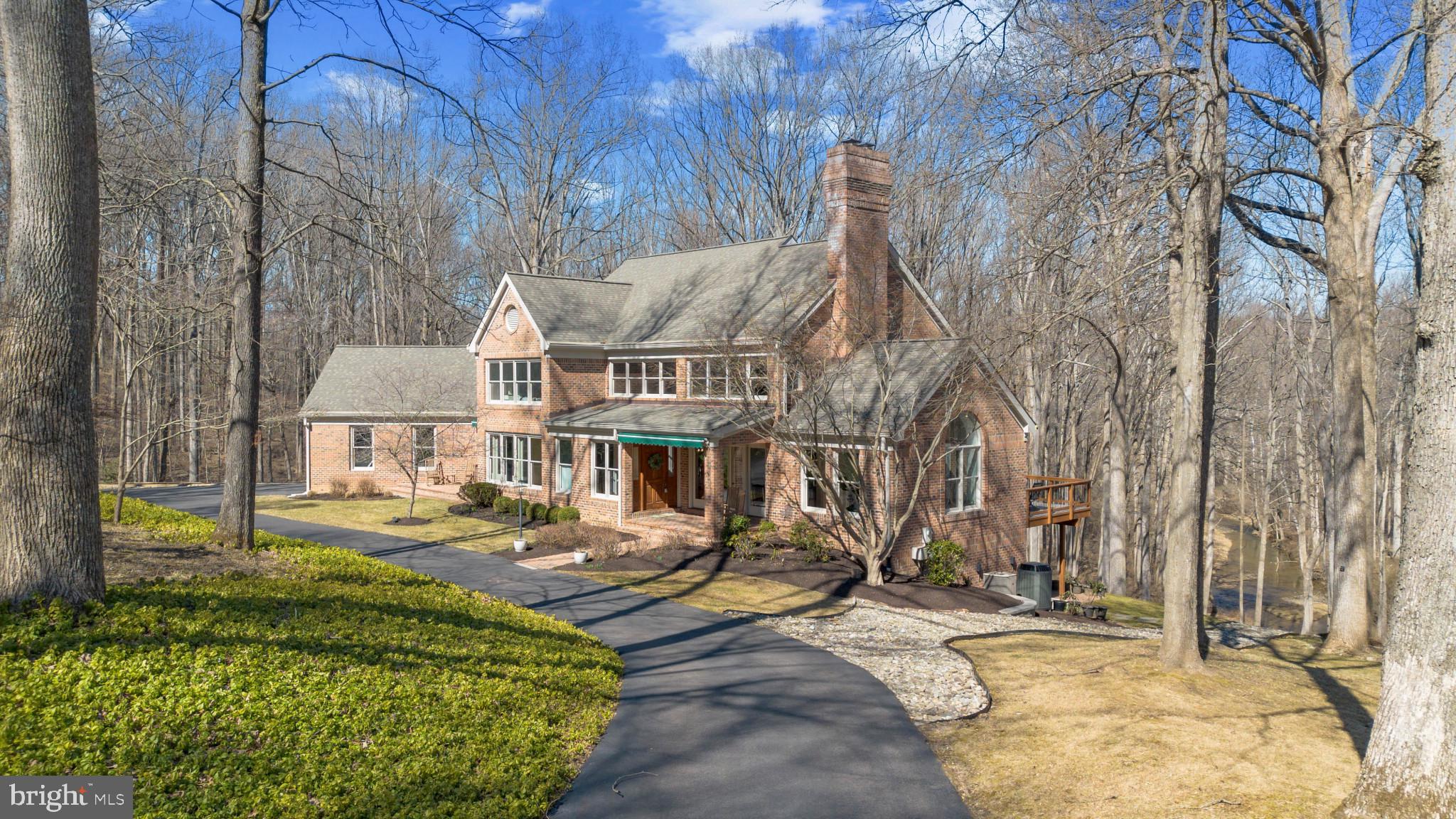 TRIADELPHIA WOODS - Residential