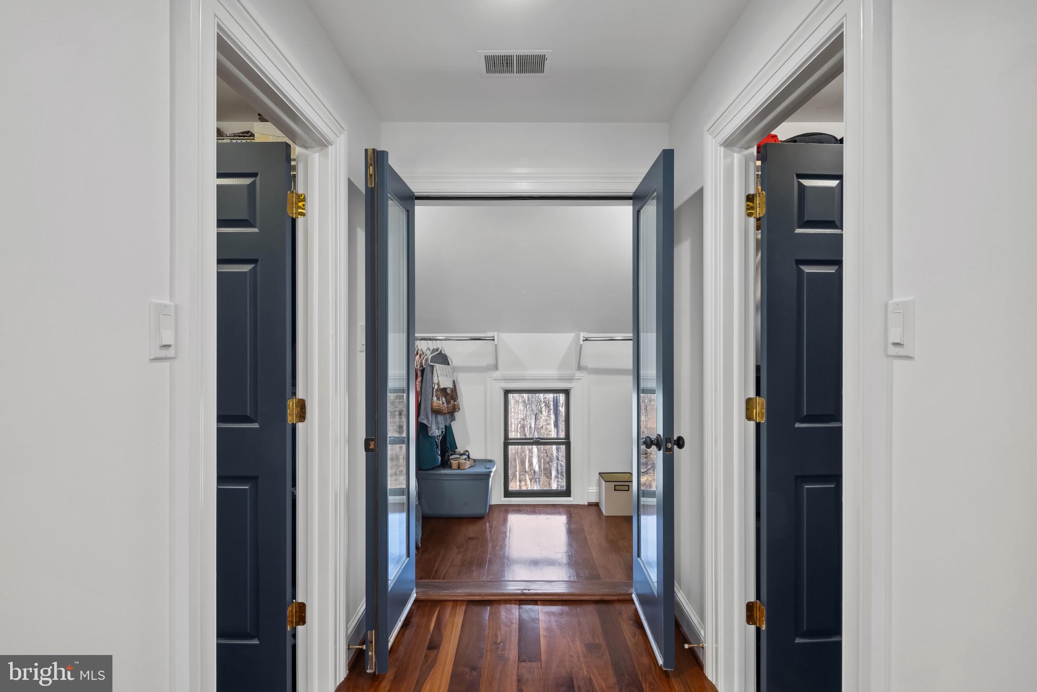 TRIADELPHIA WOODS - Residential