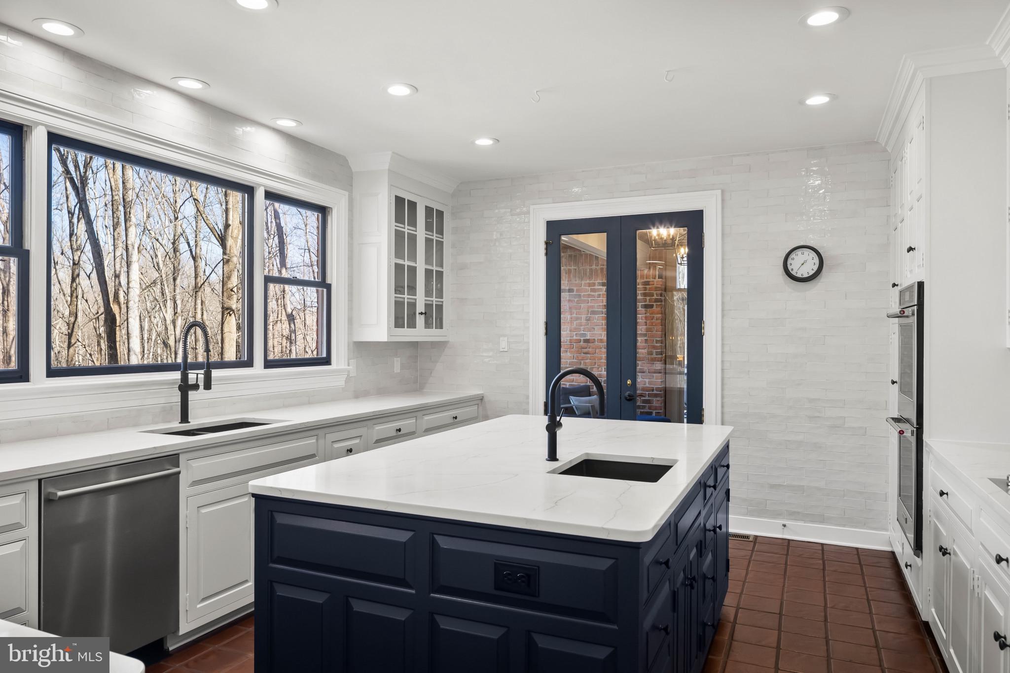 TRIADELPHIA WOODS - Residential