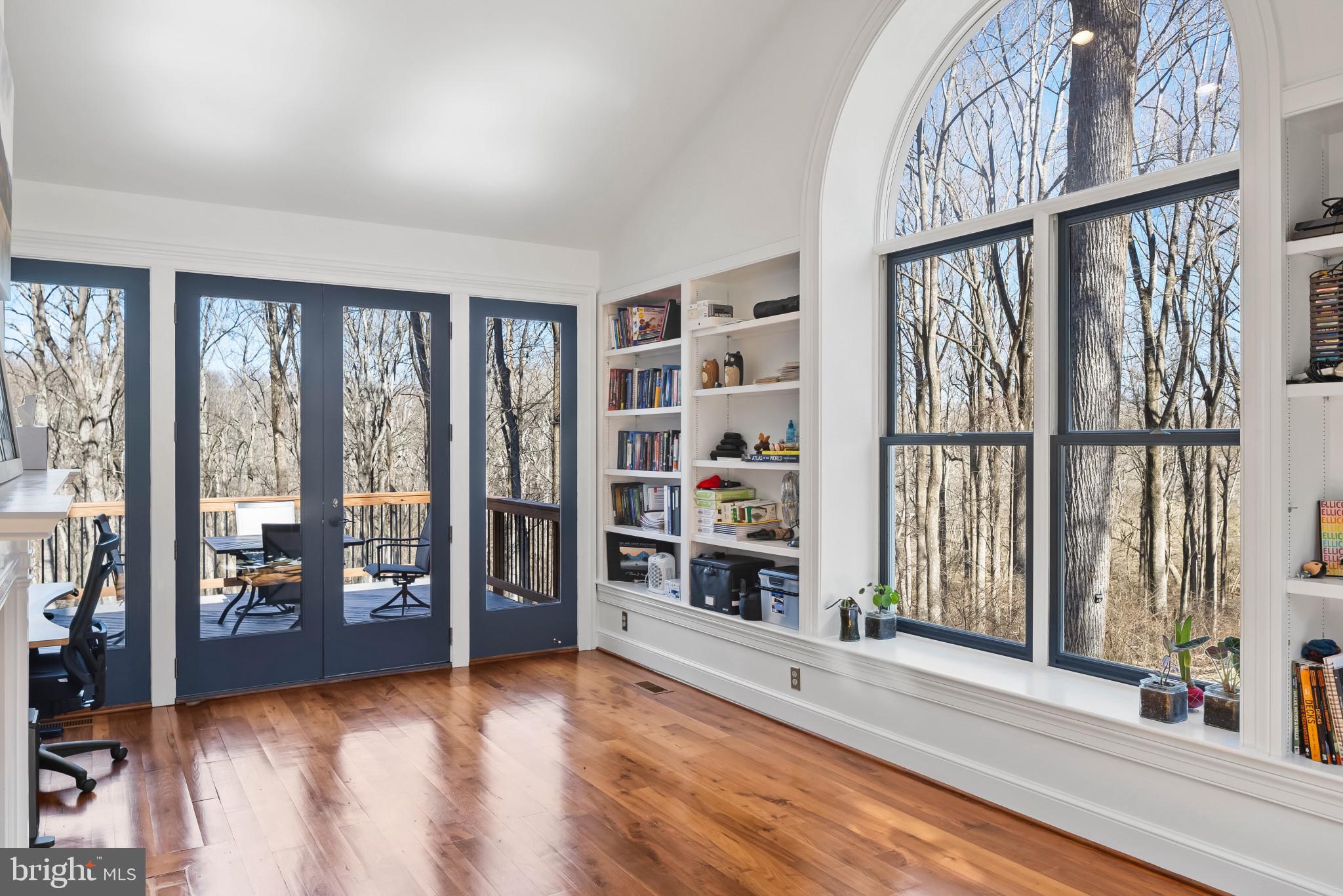 TRIADELPHIA WOODS - Residential