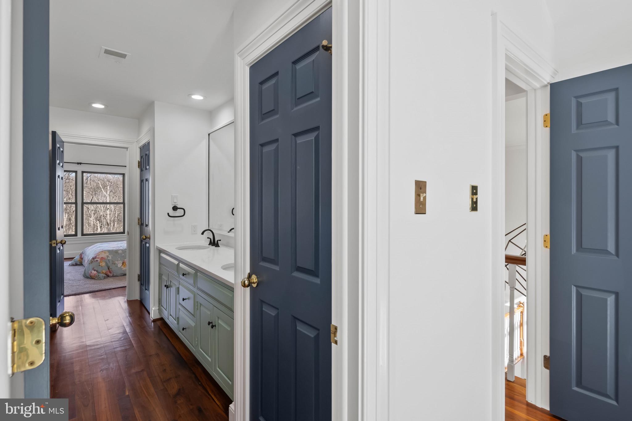 TRIADELPHIA WOODS - Residential